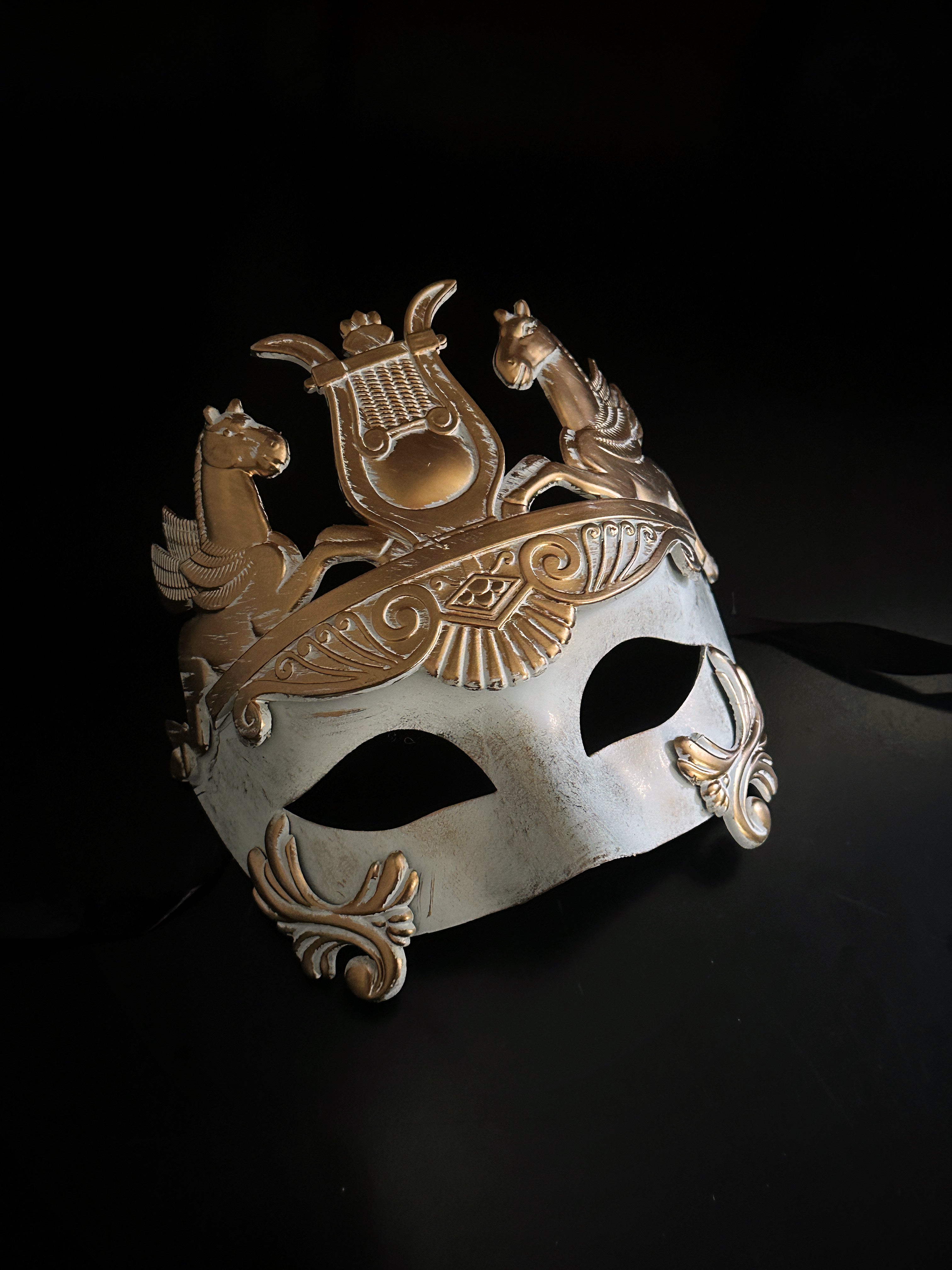 Roman Horse Mask for Costume & Cosplay - Elegant White & Gold Design - Perfect for Halloween, Equestrian Events & Theatrical Performances