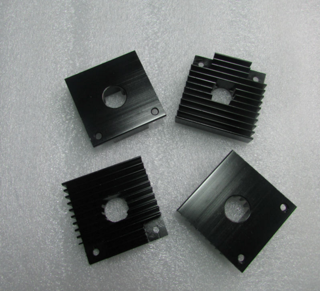 High-Performance 40x40x11mm 3D Printer Heatsink & Heating Block - Perfect for Ender 3, CR-10 & DIY 3D Printing Projects