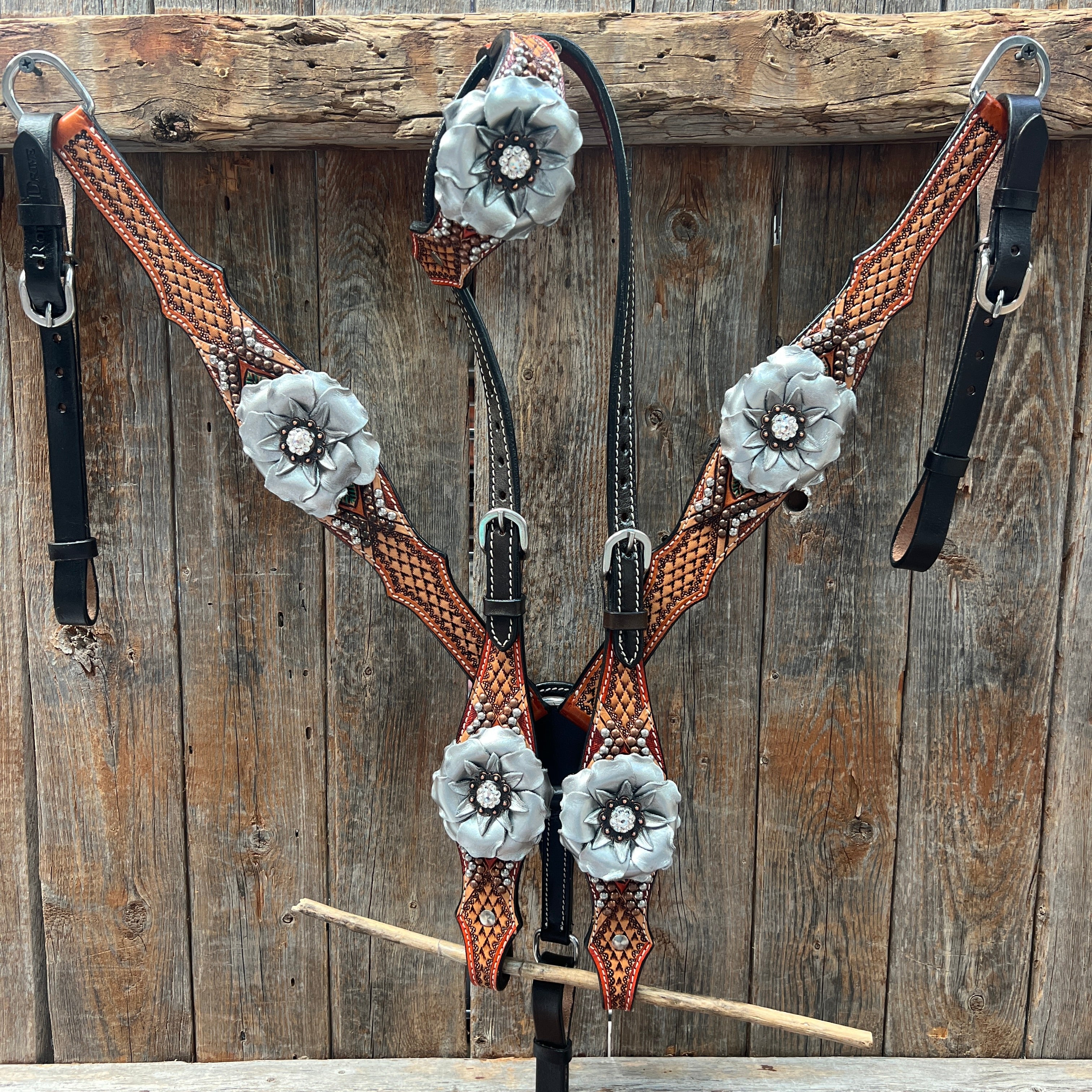 Rose Silver and Clear Crystal One Ear & Breastcollar Horse Tack Set #OEBC616 – Perfect for Show Jumping, Dressage & Western Riding Competitions
