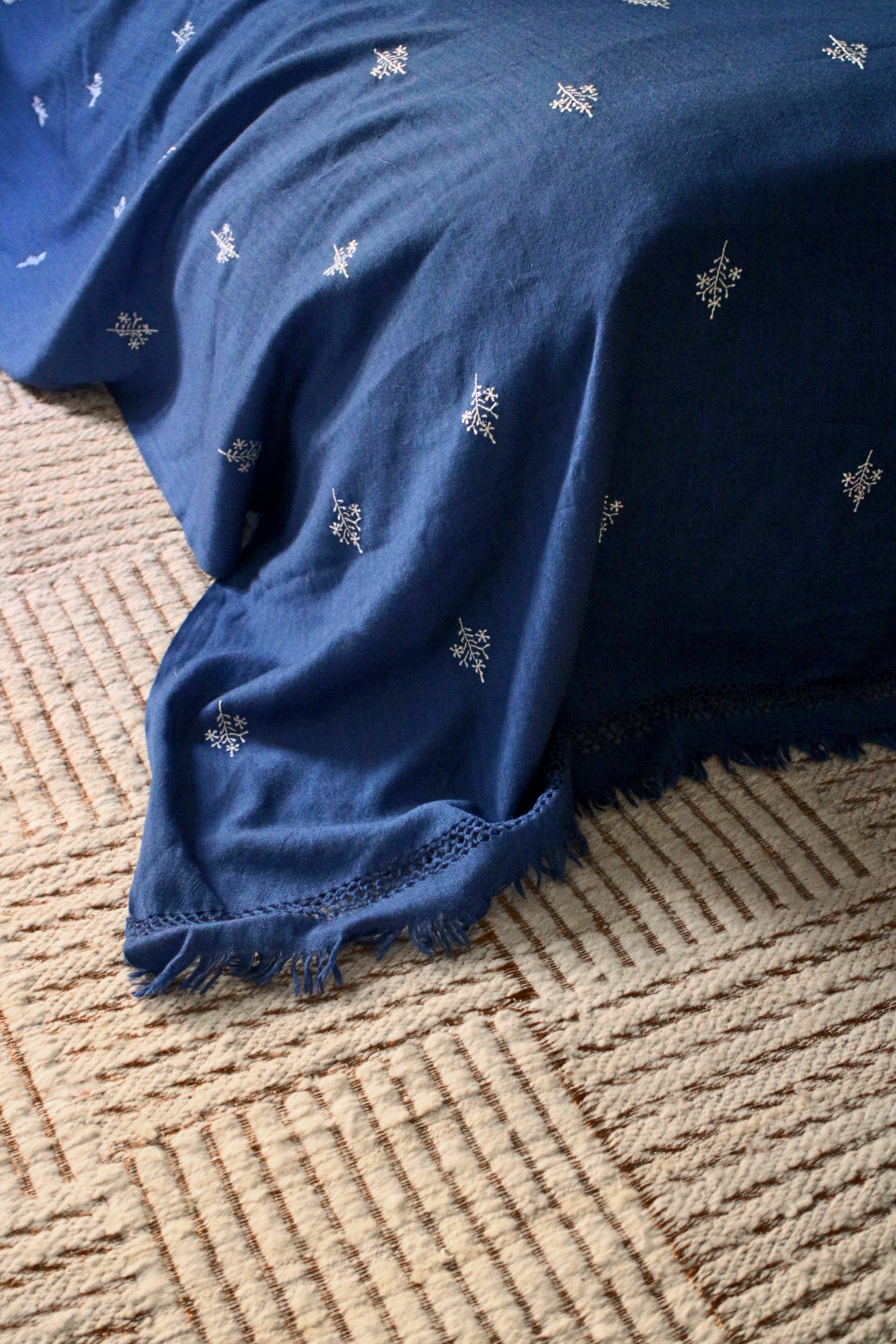 Premium Wool Checkered Blanket - Soft & Warm Winter Throw for Cozy Home Decor, Bed, Sofa & Travel | Matière Collection