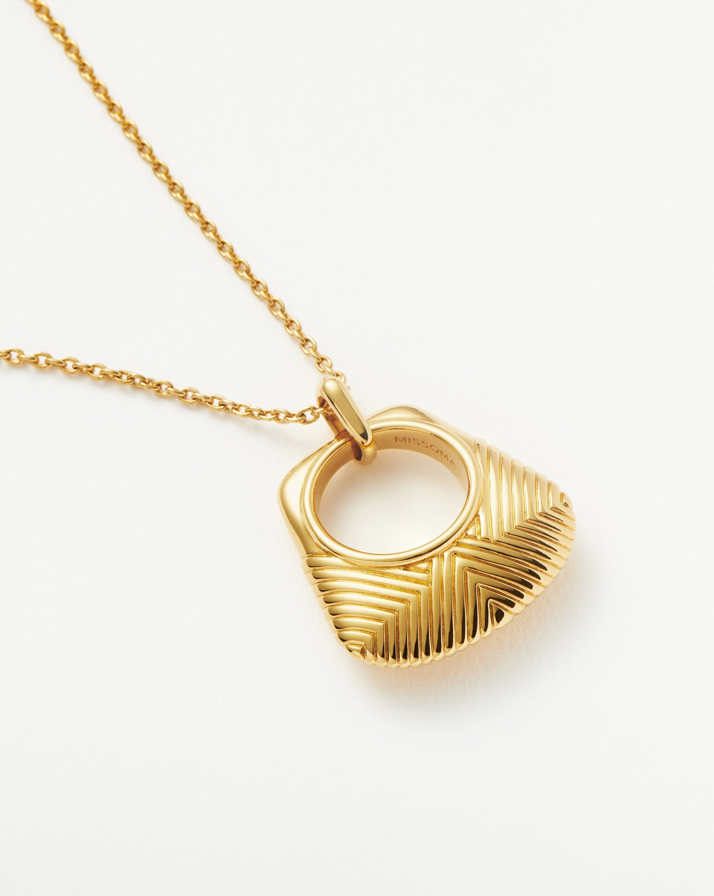 Hera Ridge Pendant Necklace - 18k Gold Plated Women's Jewelry for Everyday Wear & Special Occasions