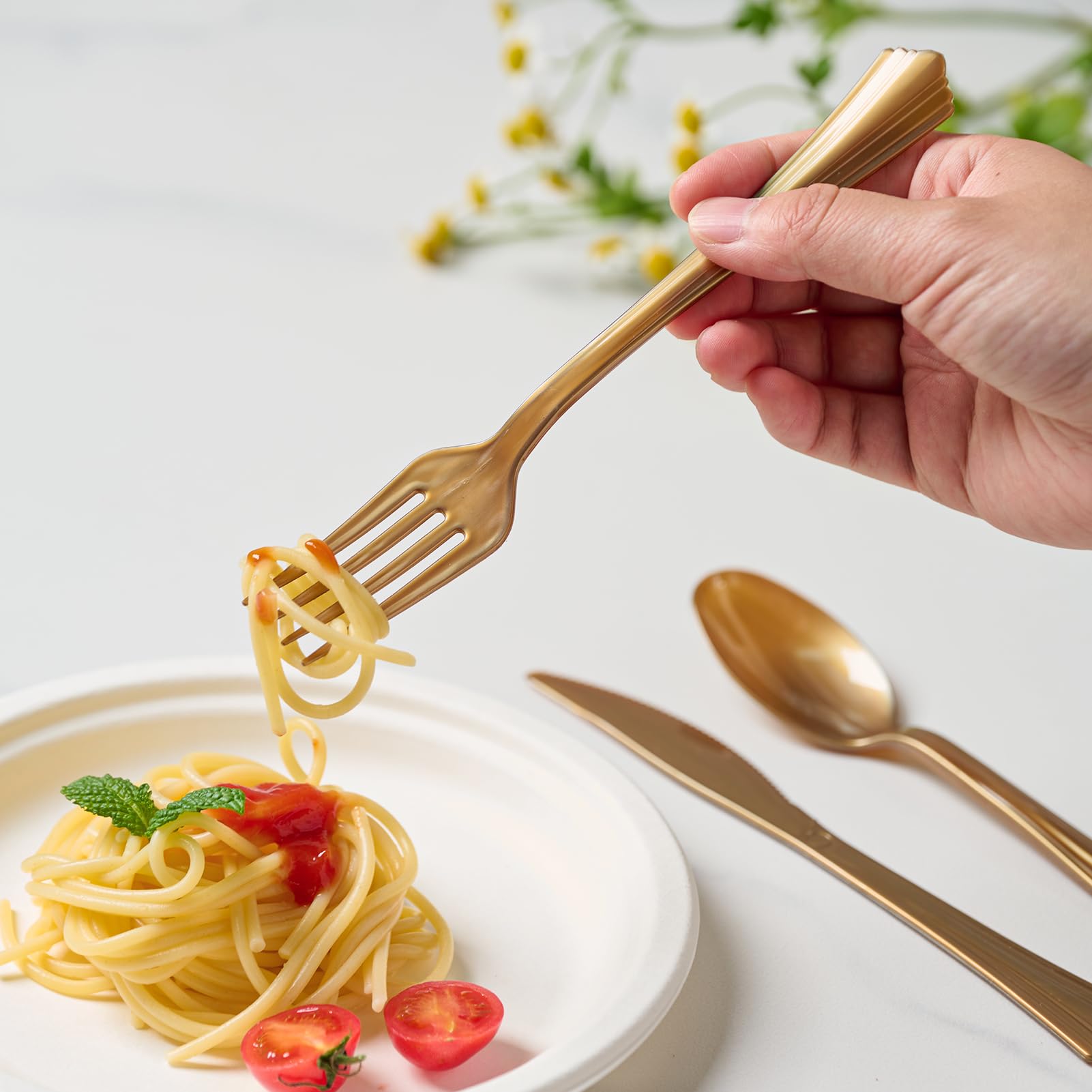 180-Piece Gold Plastic Silverware Set - Disposable Cutlery Kit with 60 Forks, 60 Spoons & 60 Knives - Elegant Plastic Utensils for Parties, Weddings, Catering & Home Dining - Perfect for Events, BBQs & Family Gatherings