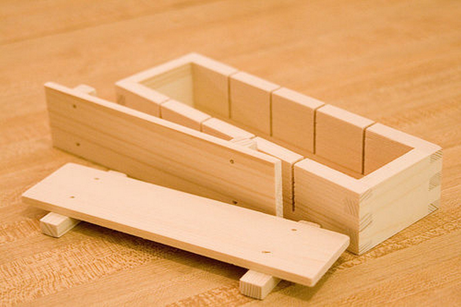 Premium Wooden Oshizushi Press Maker - 8.5 x 2.75 Inch Rectangular Sushi Mold for Perfect Homemade Sushi - Traditional Japanese Sushi Press Box for Sushi Parties & Asian Cuisine Preparation