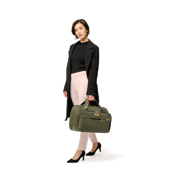 Baseline Expandable Cabin Bag - Lightweight Carry-On Luggage for Air Travel, Perfect for Business Trips & Weekend Getaways