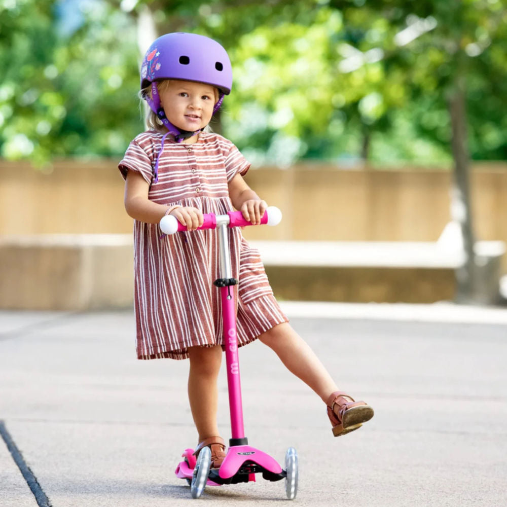 Micro Mini2Grow Deluxe Magic LED Scooter for Kids - Bright LED Wheels, Light Up Electric Scooter for Boys & Girls - Perfect for Night Riding, Outdoor Play & Commuting to School