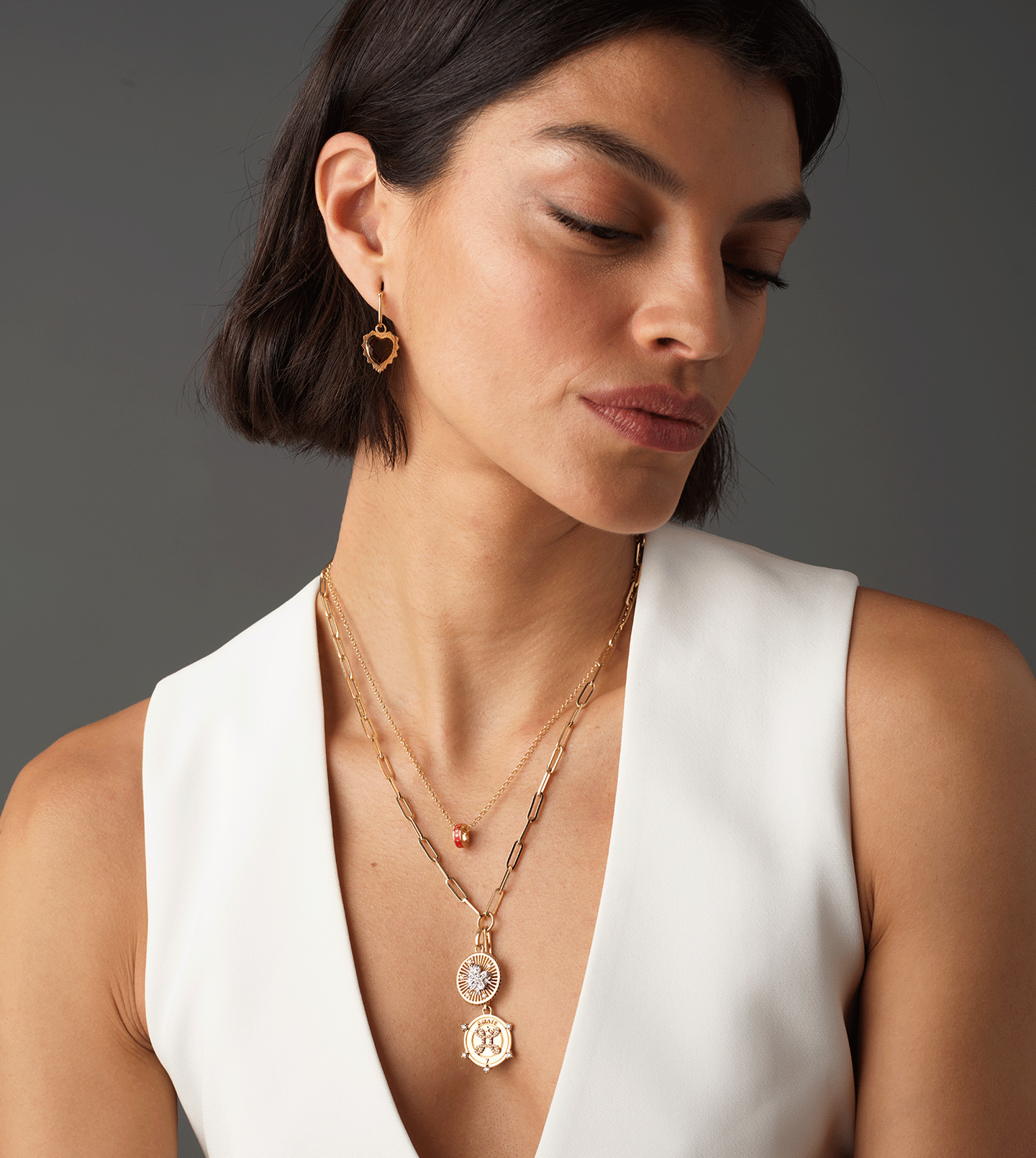 Resilience Medium Medallion Necklace – Elegant Jewelry for Women, Perfect for Everyday Wear & Special Occasions