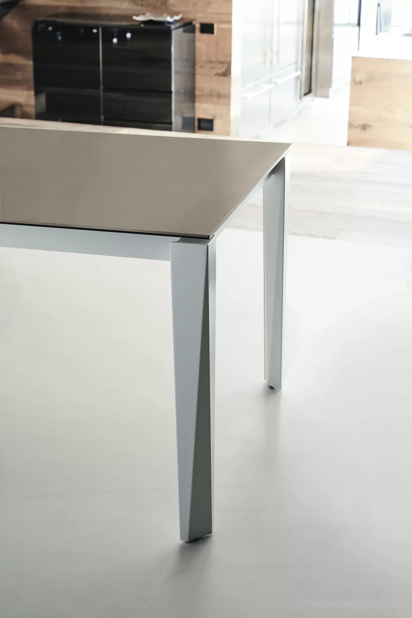 Extendable Crystal & Melamine Dining Table for Chef - Elegant Kitchen & Dining Room Furniture for Home & Restaurant Use