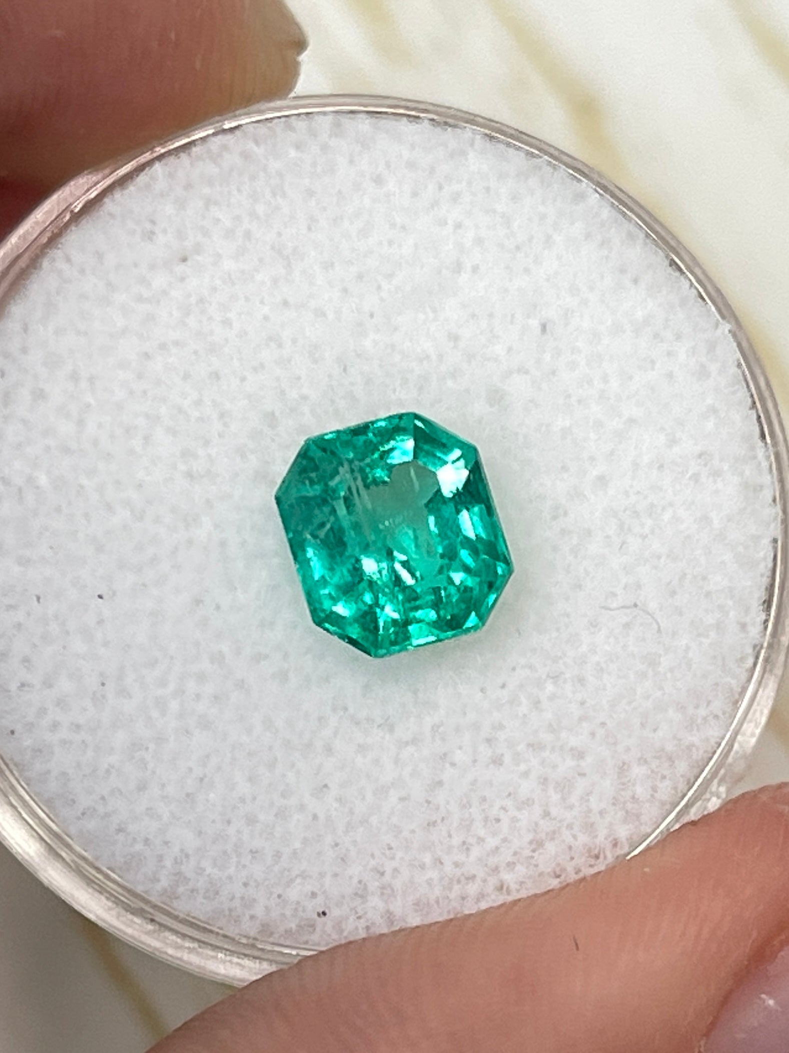 1.79 Carat 7.5x7mm Crystalline Green Asscher Cut Natural Colombian Emerald Gemstone for Jewelry Making - Perfect for Engagement Rings, Earrings & Pendants