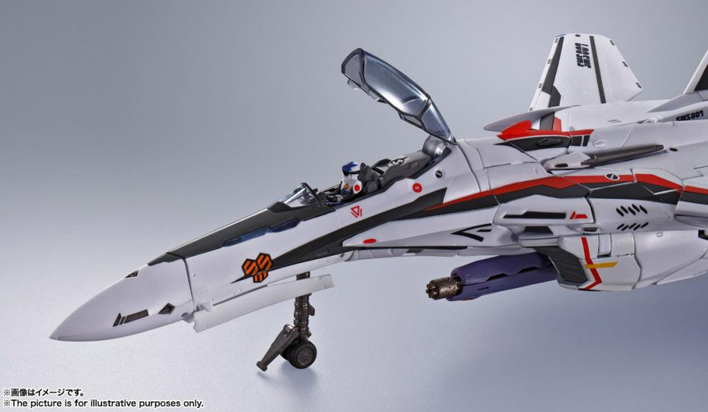 Bandai DX Chogokin Macross Frontier VF-25F Super Messiah Valkyrie Alto Saotome Ver. - Premium Collectible Anime Mecha Action Figure for Display & Gifting - Perfect for Anime Fans & Model Collectors