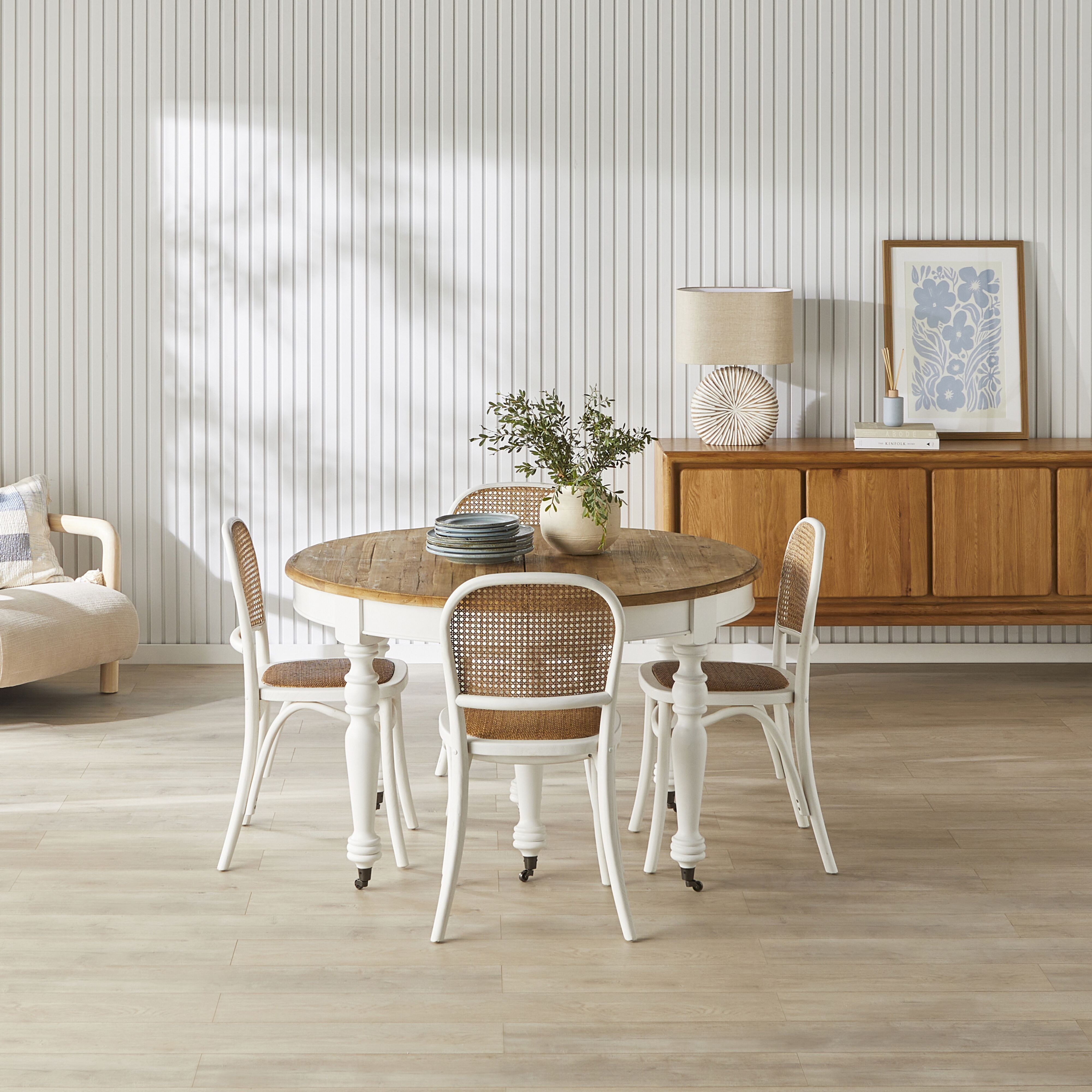 Annalise White Extension Dining Table - Expandable for Large Gatherings & Family Meals - Perfect for Dining Rooms & Entertaining Guests