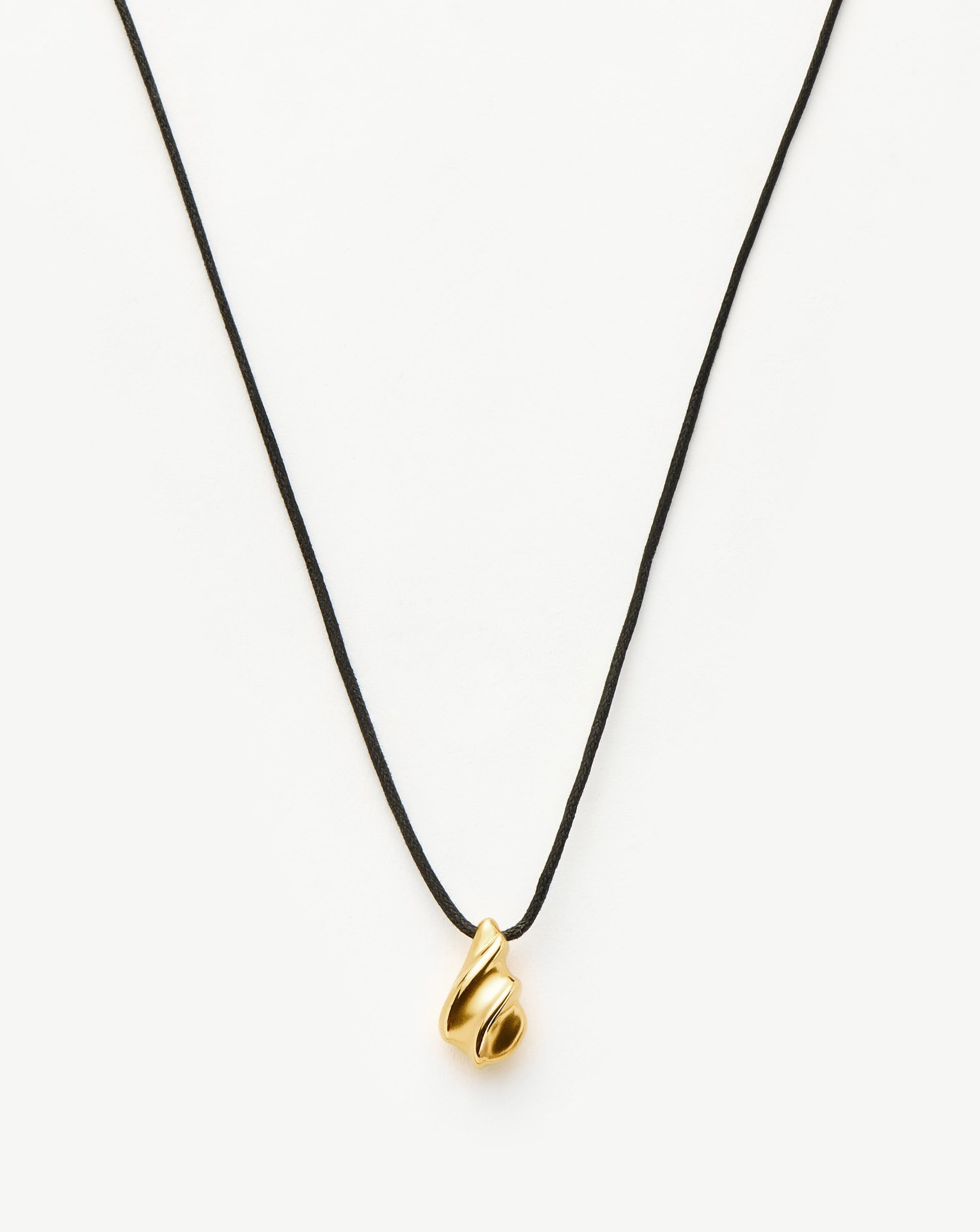 Savi Ridge Droplet Pendant Cord Necklace - 18k Gold Plated Elegant Minimalist Jewelry for Women | Perfect for Everyday Wear, Date Nights & Special Occasions