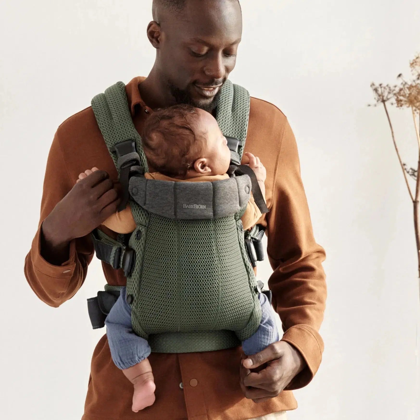 Baby Bjorn Baby Carrier Harmony - Dark Green 3D Mesh, Ergonomic Infant Carrier for Newborn to Toddler (0-24 Months), Hands-Free Baby Wearing for Parents, Perfect for Hiking, Shopping & Daily Use