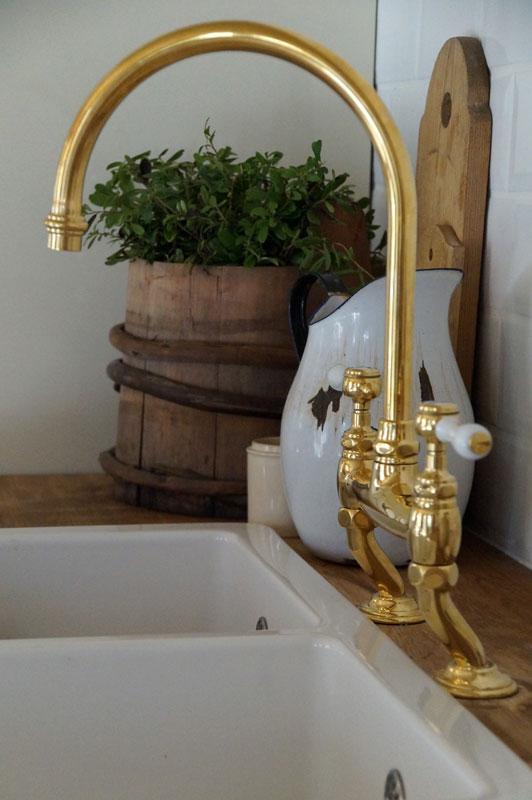 Horus Victoria Swan Neck Brass Kitchen Faucet - High-Quality Brass Mixer Tap for Modern & Classic Kitchens | Perfect for Home, Restaurant & Commercial Use