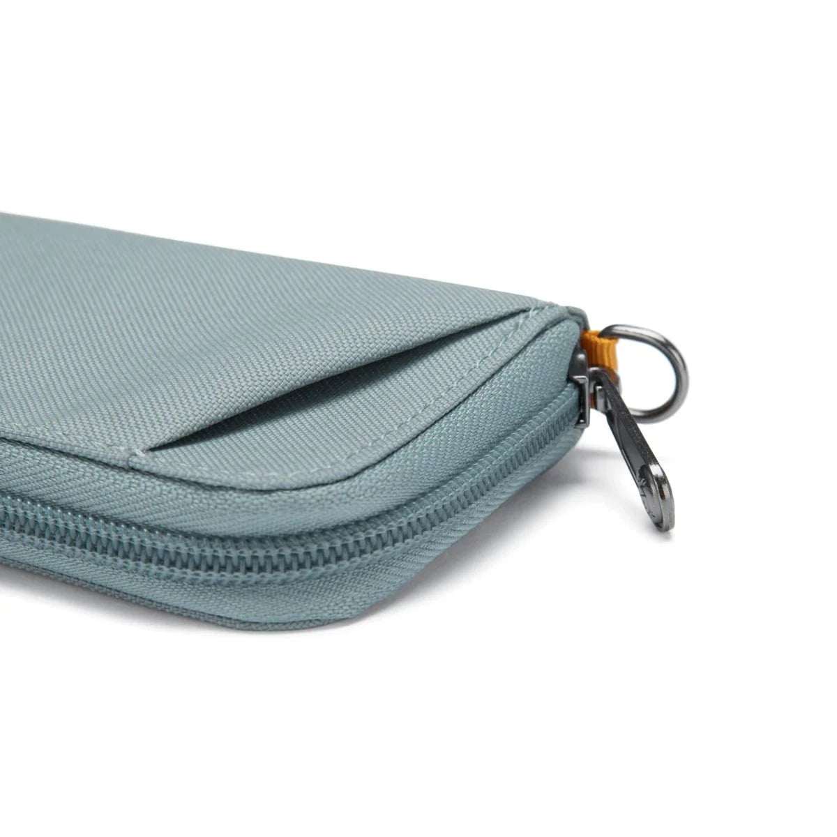 Pacsafe RFIDsafe™ RFID Blocking Card Wallet - Secure Credit Card Holder for Travel & Daily Use - Protect Against Digital Theft & Identity Fraud