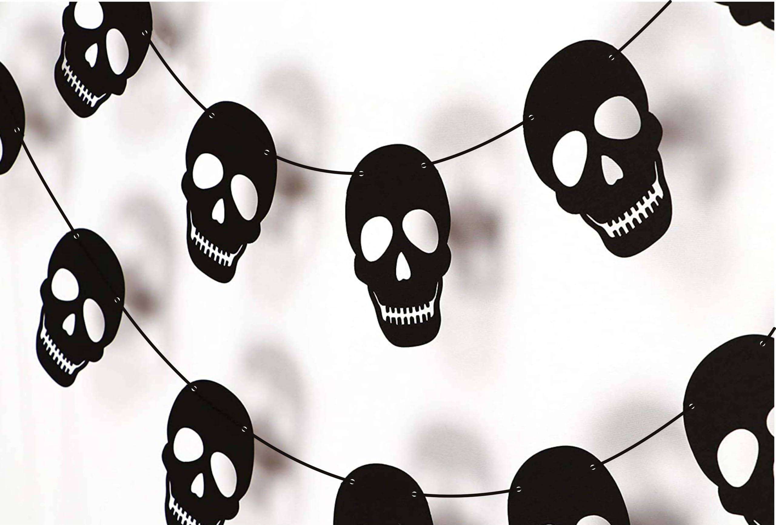36 PCS Black Skull Garland - Halloween Party Decorations, Gothic Home Decor, Birthday Party Supplies, Creative DIY Décor for Spooky Themed Events and Home Decoration
