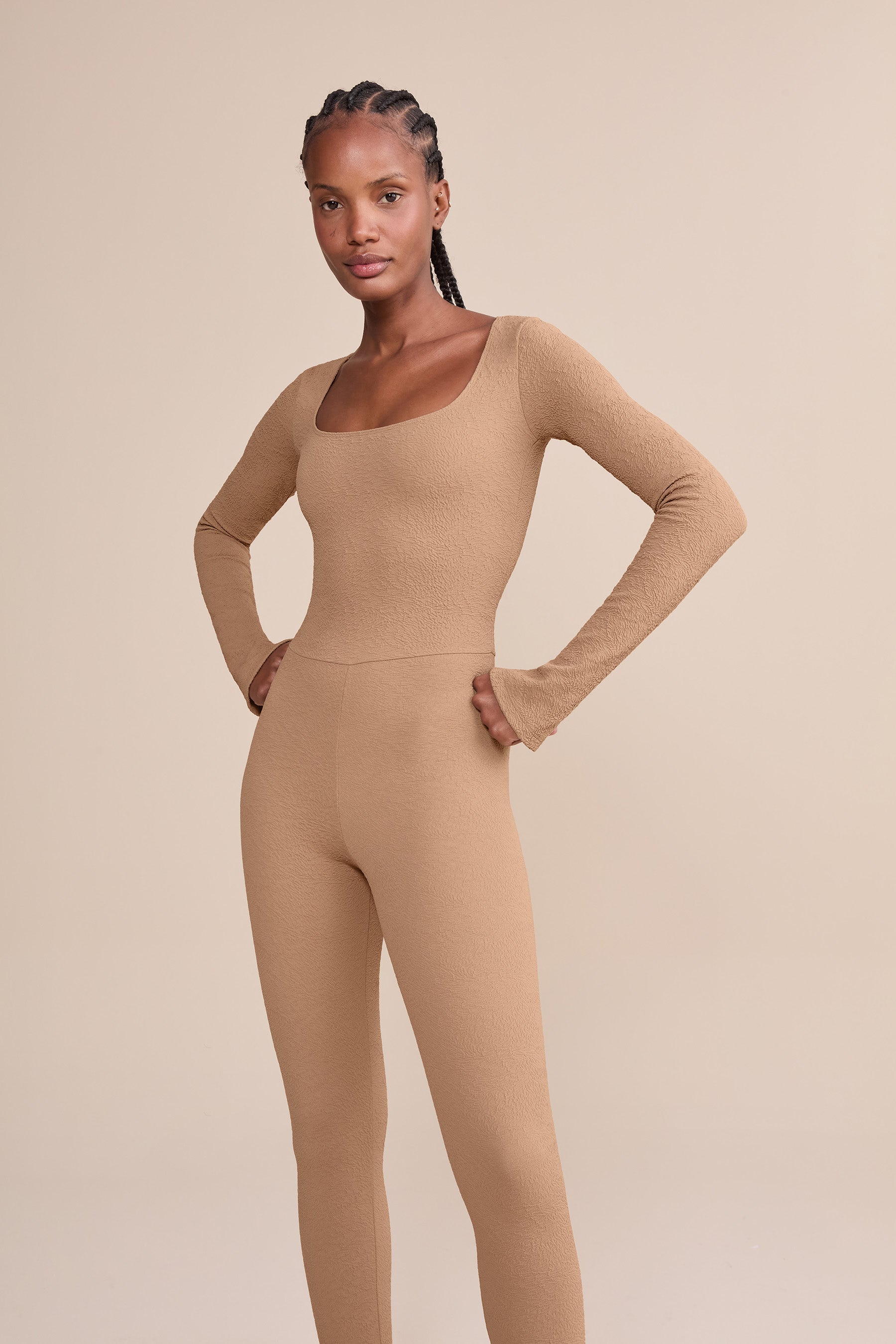 Stylish Jacquard Outline Long Sleeve Jumpsuit for Women - Elegant One-Piece Romper with Floral Pattern - Perfect for Parties, Dates and Casual Outings