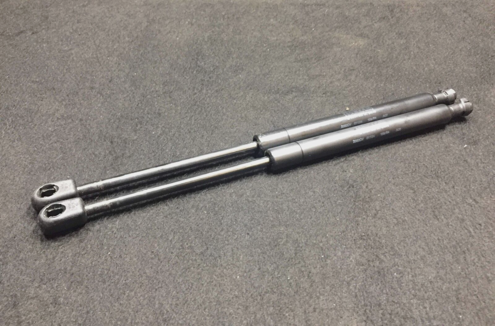 02-06 Honda CR-V CRV Tailgate Glass Lift Strut Support Shock 2pcs OEM Replacement - Perfect for Rear Hatch Window Repair & Maintenance