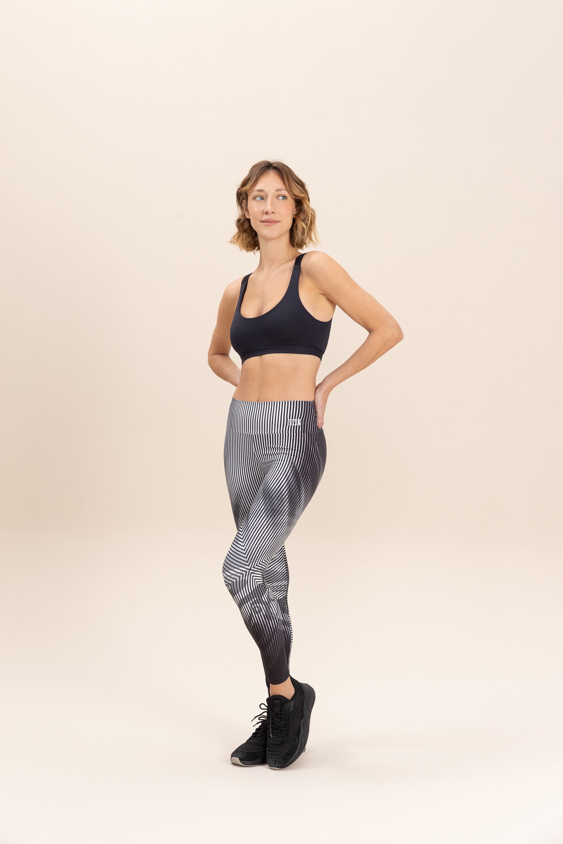 Essential All-in-One Top for Women - Comfortable & Stylish Basic Tee for Casual Wear, Layering, and Everyday Outfits