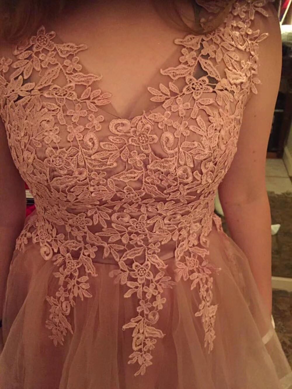 Elegant Women's Short Tulle Homecoming Dress with V-Neck Lace Applique - Perfect for Prom, Party & Special Occasions | Formal Dance, Evening Events & Celebrations