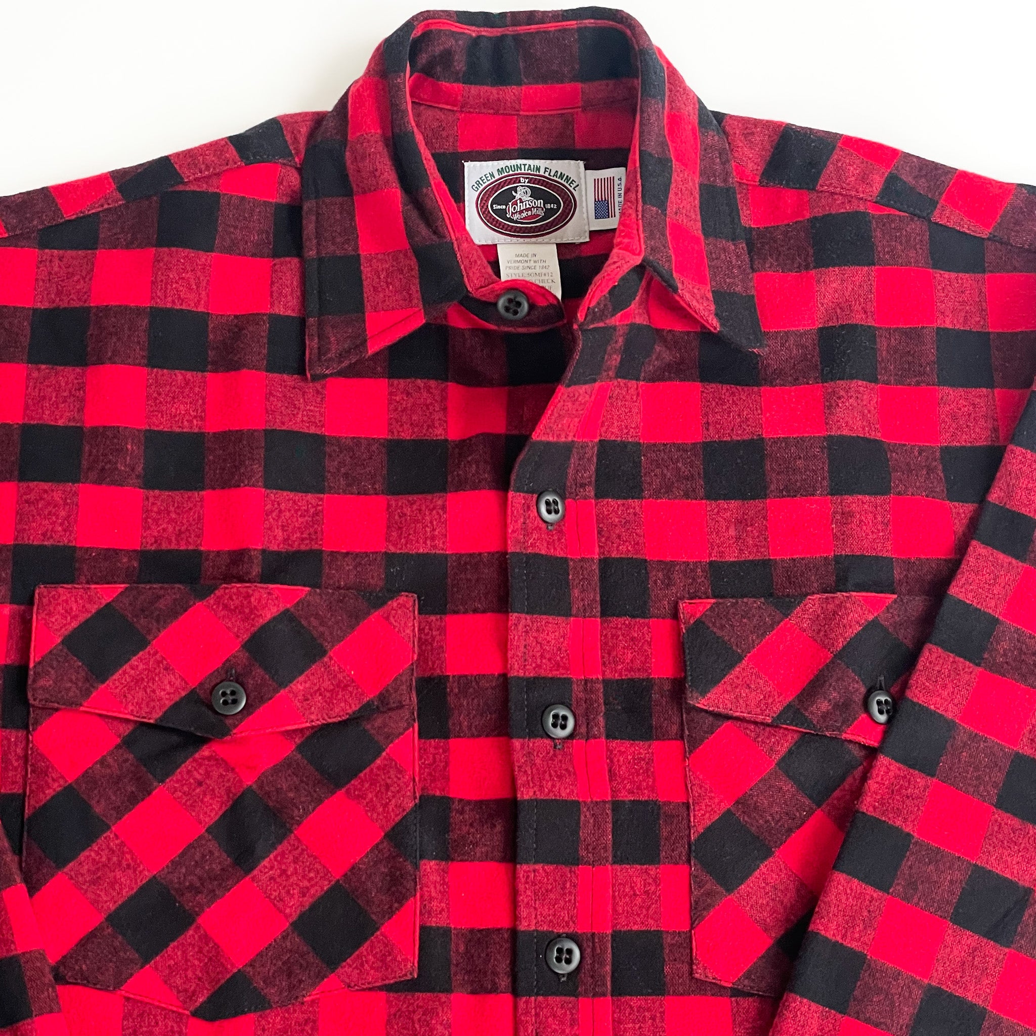 Men's Flannel Button-Down Shirt - Red & Black Buffalo Plaid - Casual Winter Shirt for Outdoor Activities & Layering