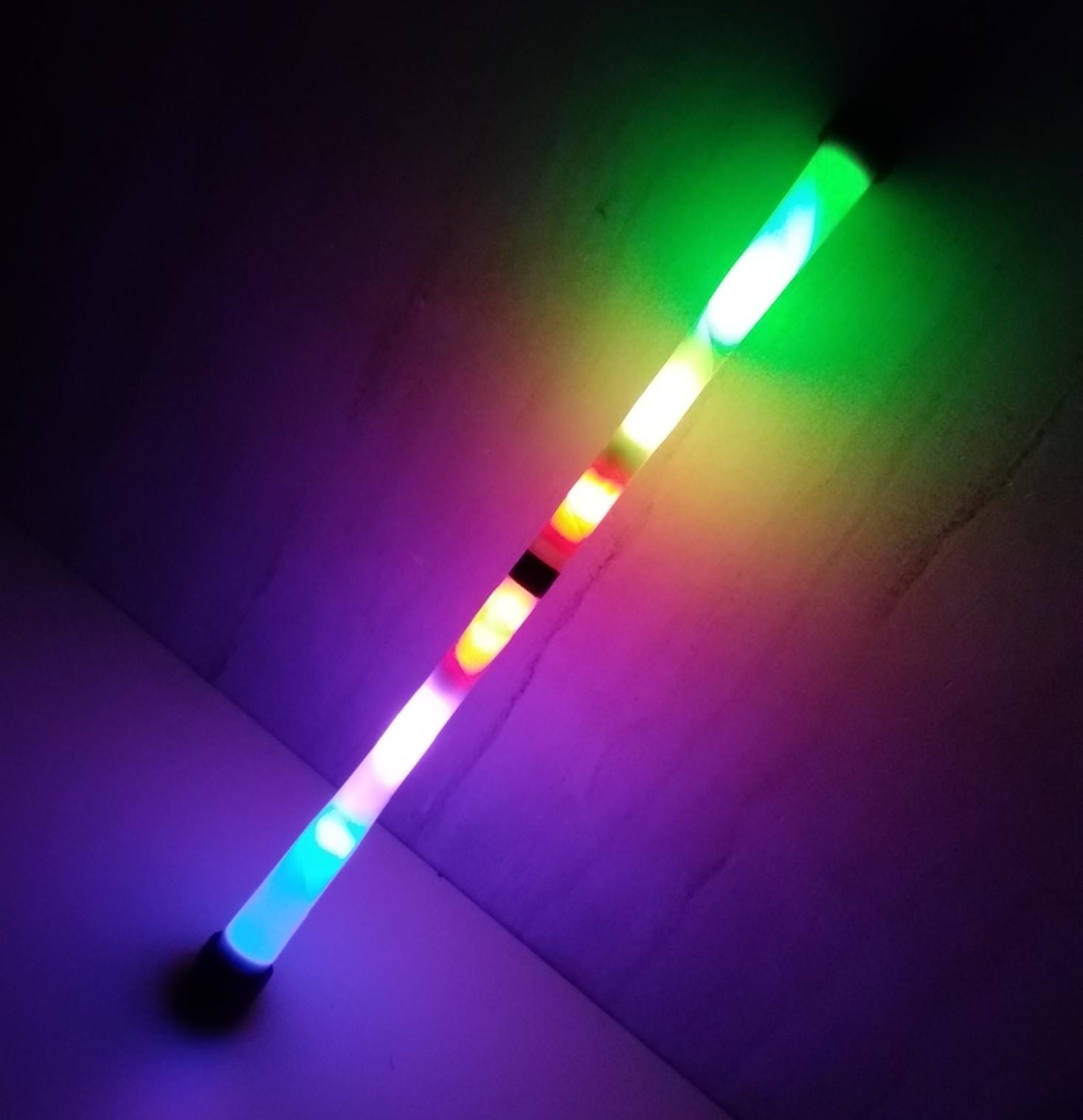 DEVIL STICK JS2 KOSMOS - Professional Juggling Stick for Performers & Circus Artists - Perfect for Street Shows, Circus Training & Flow Arts Practice