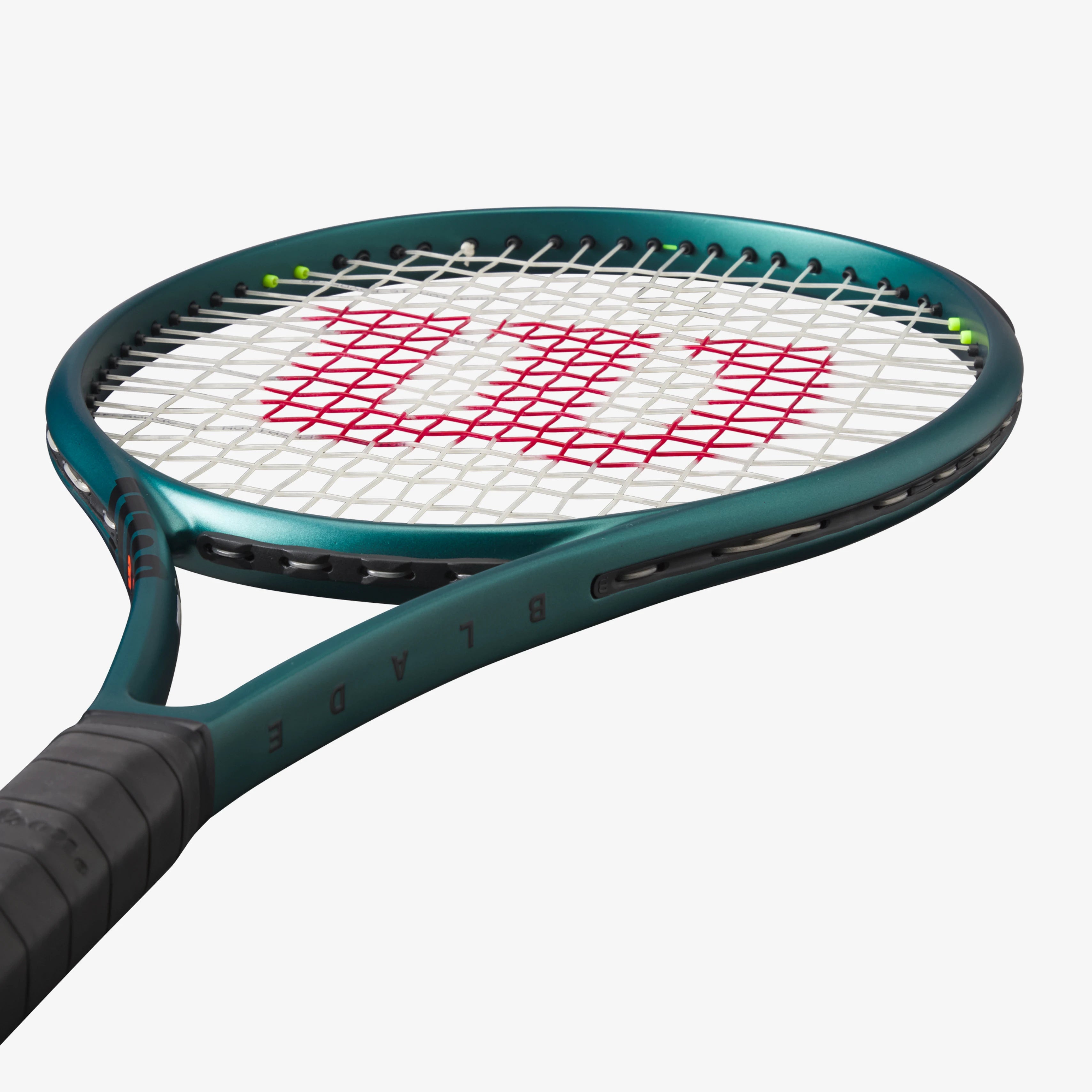 Wilson Blade 100 v9 Tennis Racket - Lightweight Carbon Fiber Frame for Precision & Control | Perfect for Competitive Players & Advanced Training Sessions