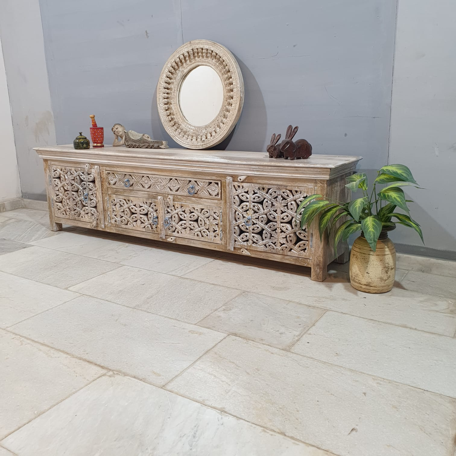 Hand Carved Indian Solid Wood TV Stand with Jali Doors and Shelves, 200x40x55cm - Perfect for Living Room Entertainment Center and Stylish Home Decor
