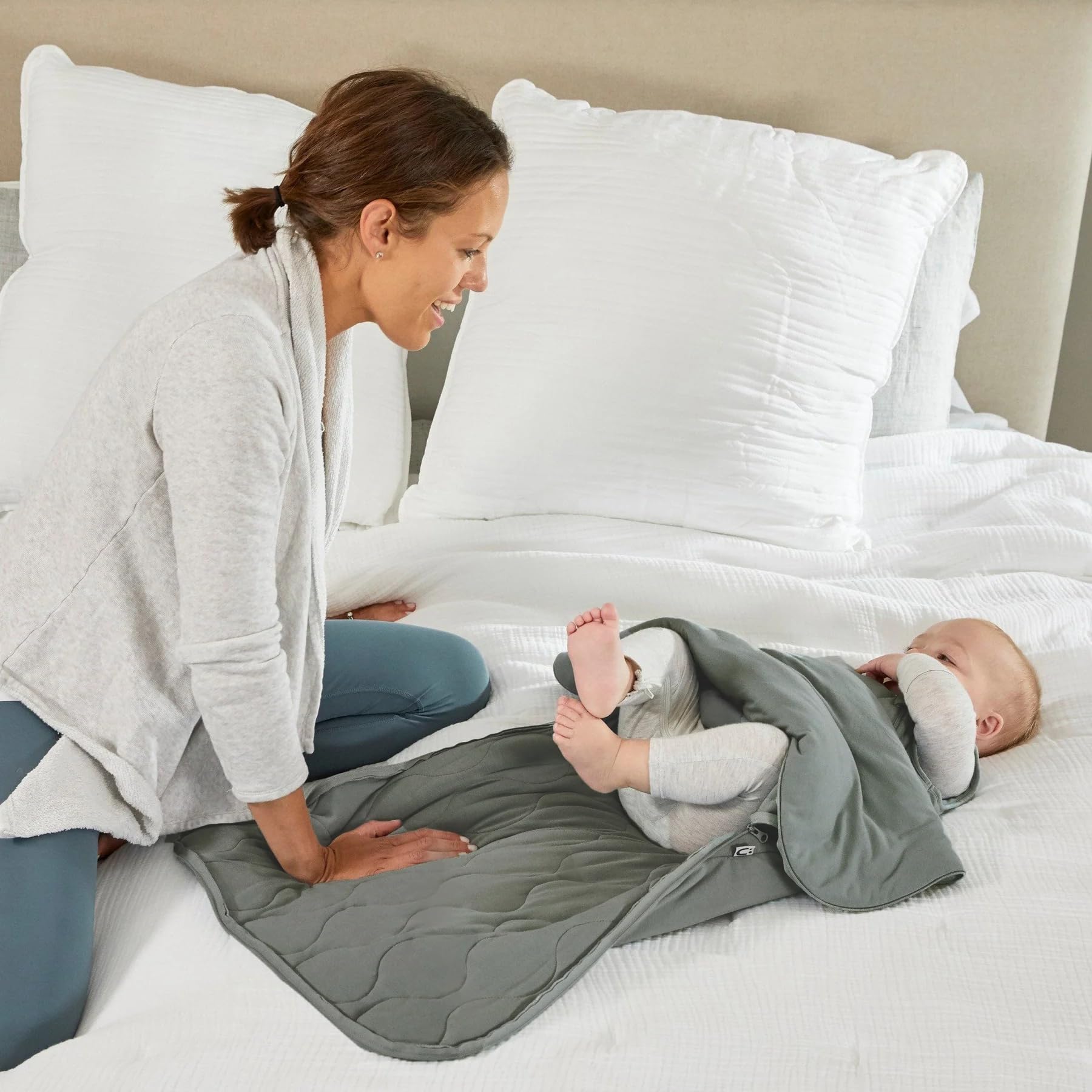 GUNAMUNA Unisex Baby Sleep Sack - 2.6 TOG Wearable Blanket for Infants & Toddlers (0-24 Months) | Soft & Safe Sleeping Bag with Easy Diaper Changing Zipper | Perfect for Nursery, Daycare & Travel