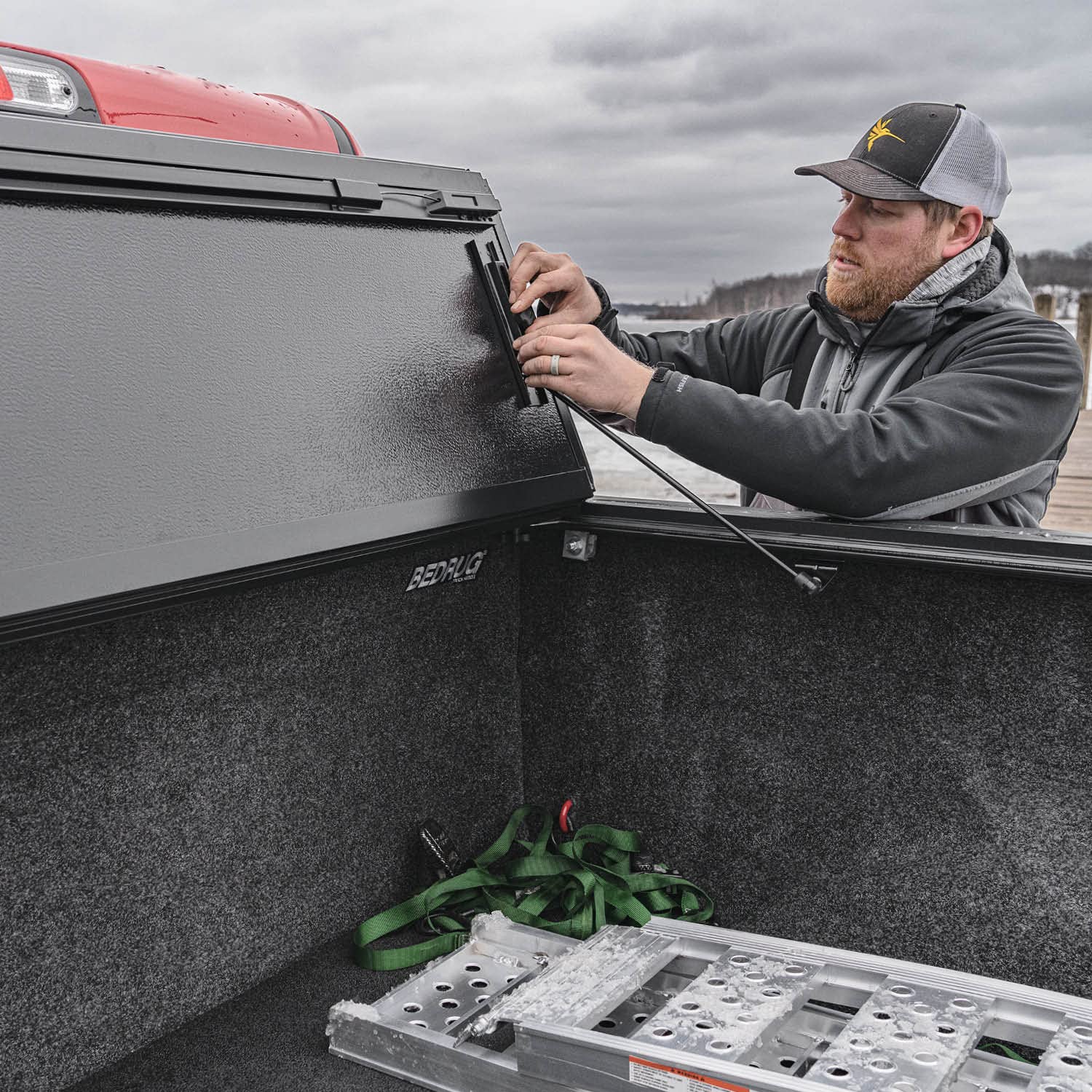 Gator FX Hard Quad-Fold Truck Bed Tonneau Cover for 2005-2015 Toyota Tacoma 5'1