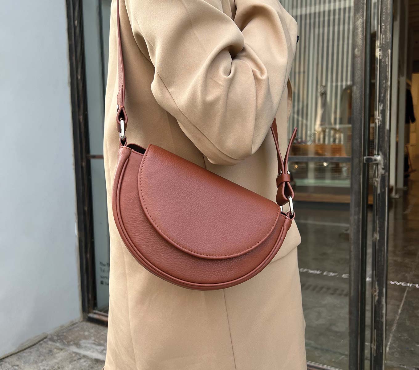 Premium Malmo Genuine Leather Handbag - Stylish & Durable Women's Crossbody Bag for Work, Travel & Everyday Use