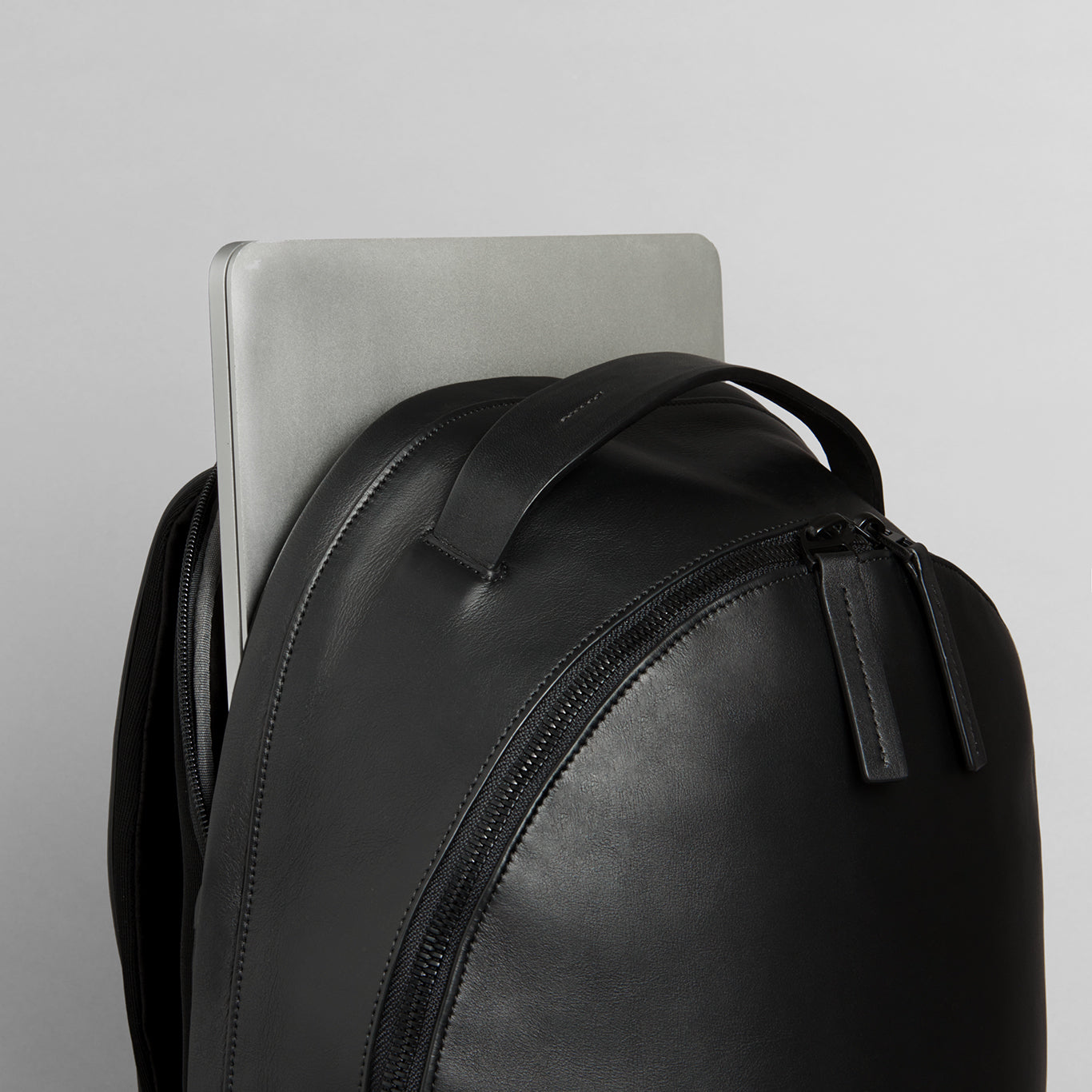 Premium Genuine Leather Backpack for Men & Women - Durable Travel Laptop Bag for Work, School & Outdoor Adventures