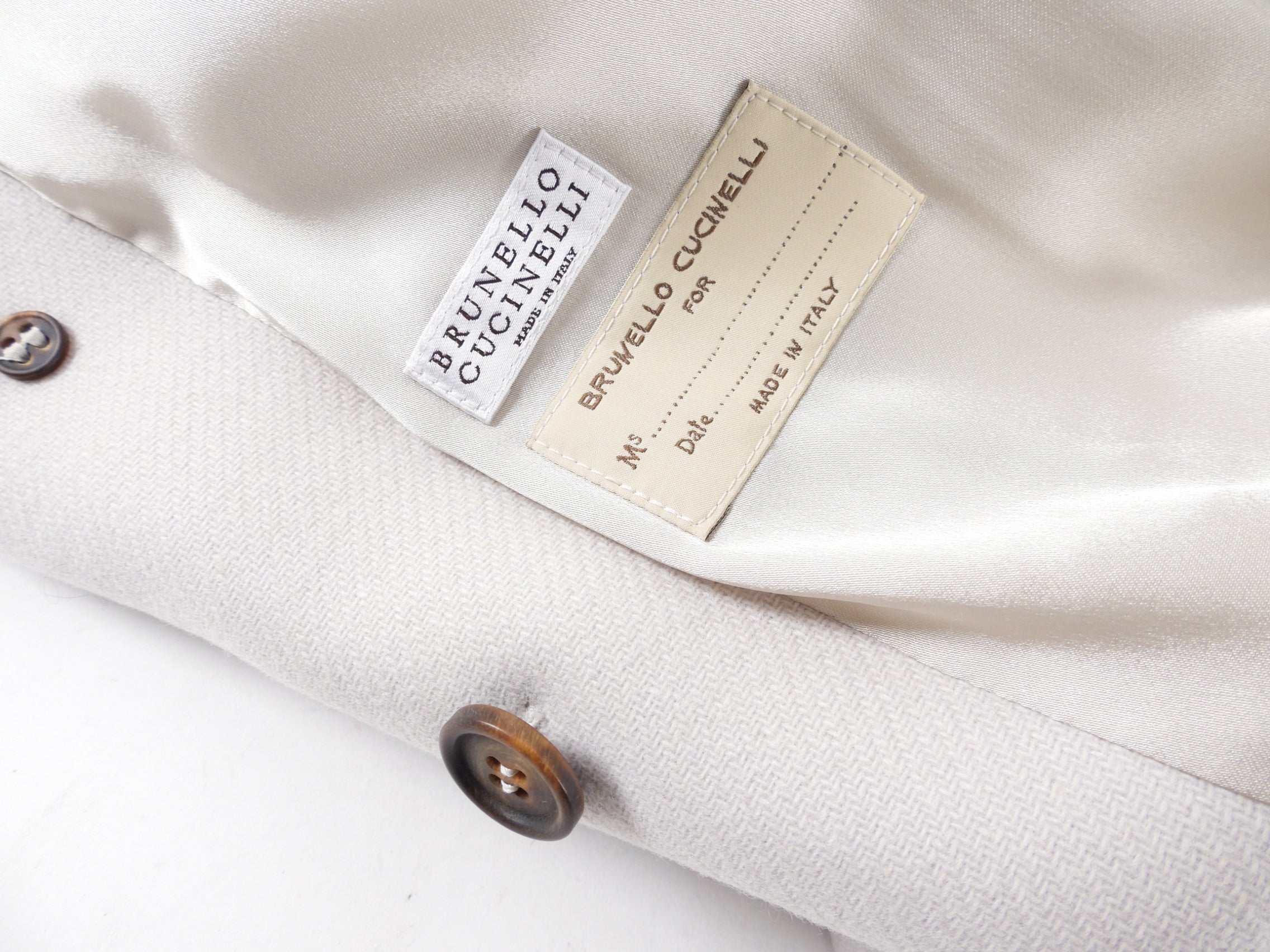 Brunello Cucinelli Light Grey Short Coat Jacket for Women | Size IT38 / US 2-4 | Elegant Outerwear for Work, Travel & Casual Outings