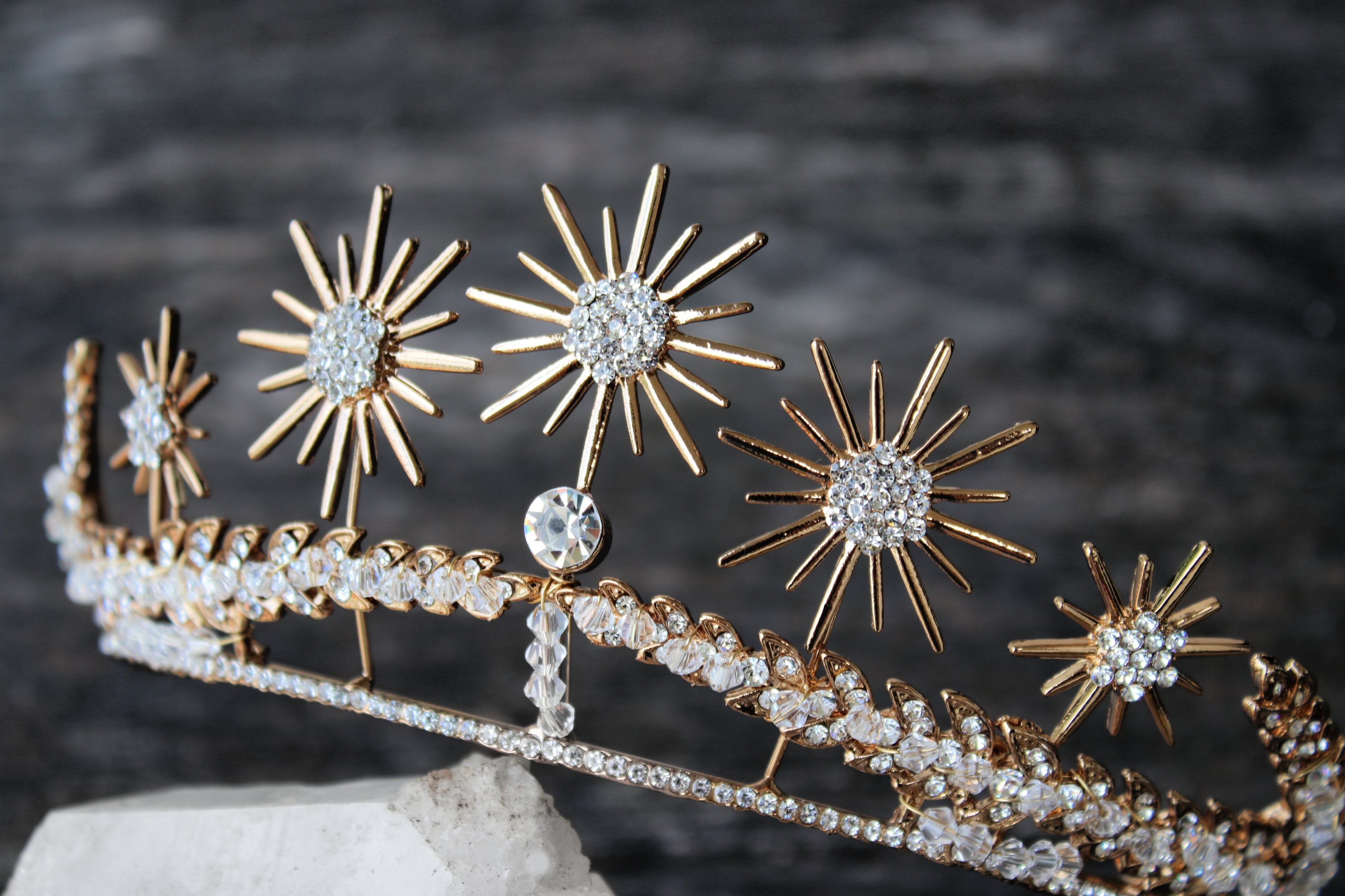 STARBURST Bridal Tiara for Women – Sparkling Crystal Wedding Headpiece – Elegant Bride Hair Accessory for Weddings, Prom, Pageants, and Special Occasions