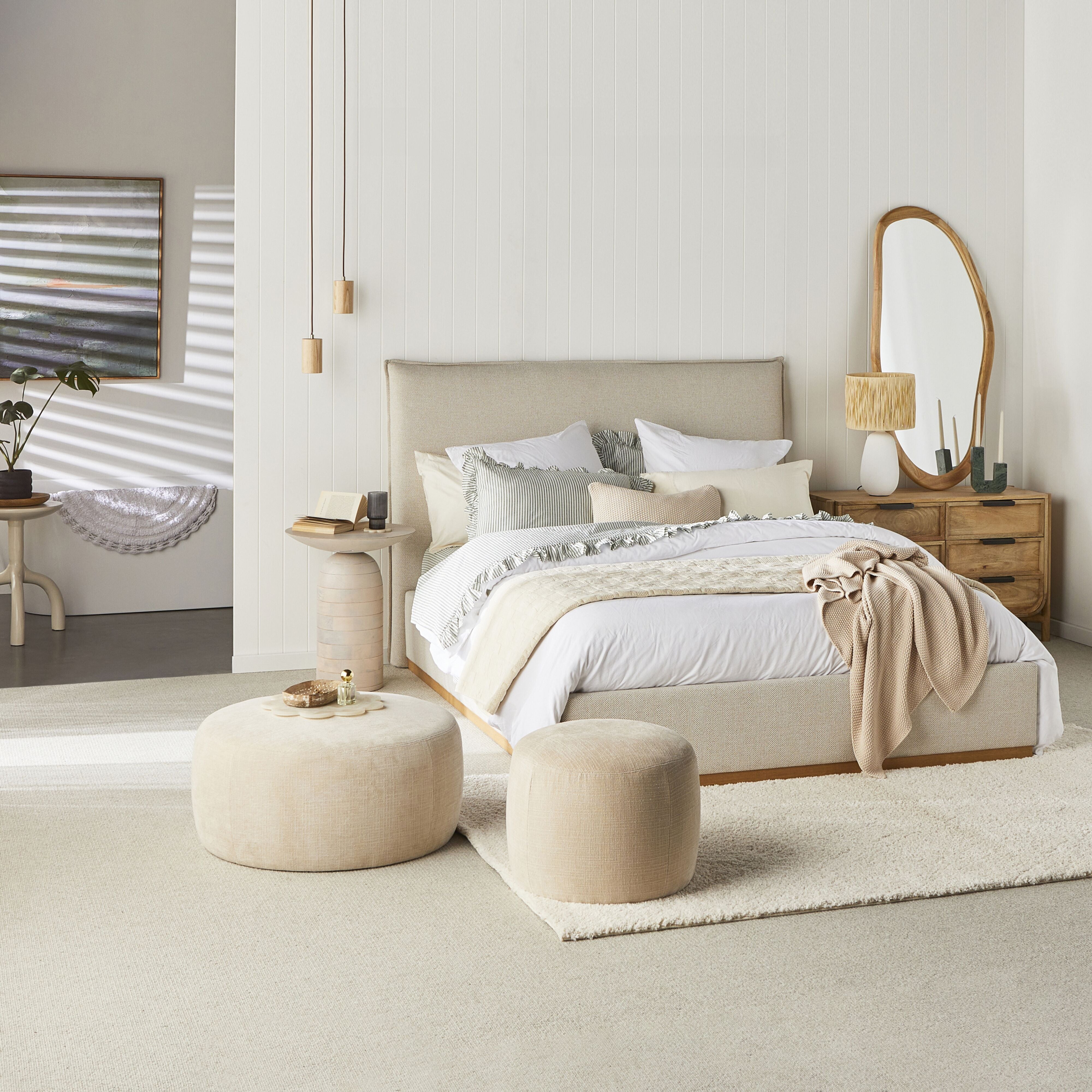 Avalonia Queen Size Bed Frame - Modern Platform Bed with Sturdy Wooden Slats - Perfect for Bedroom, Guest Room & Home Decor