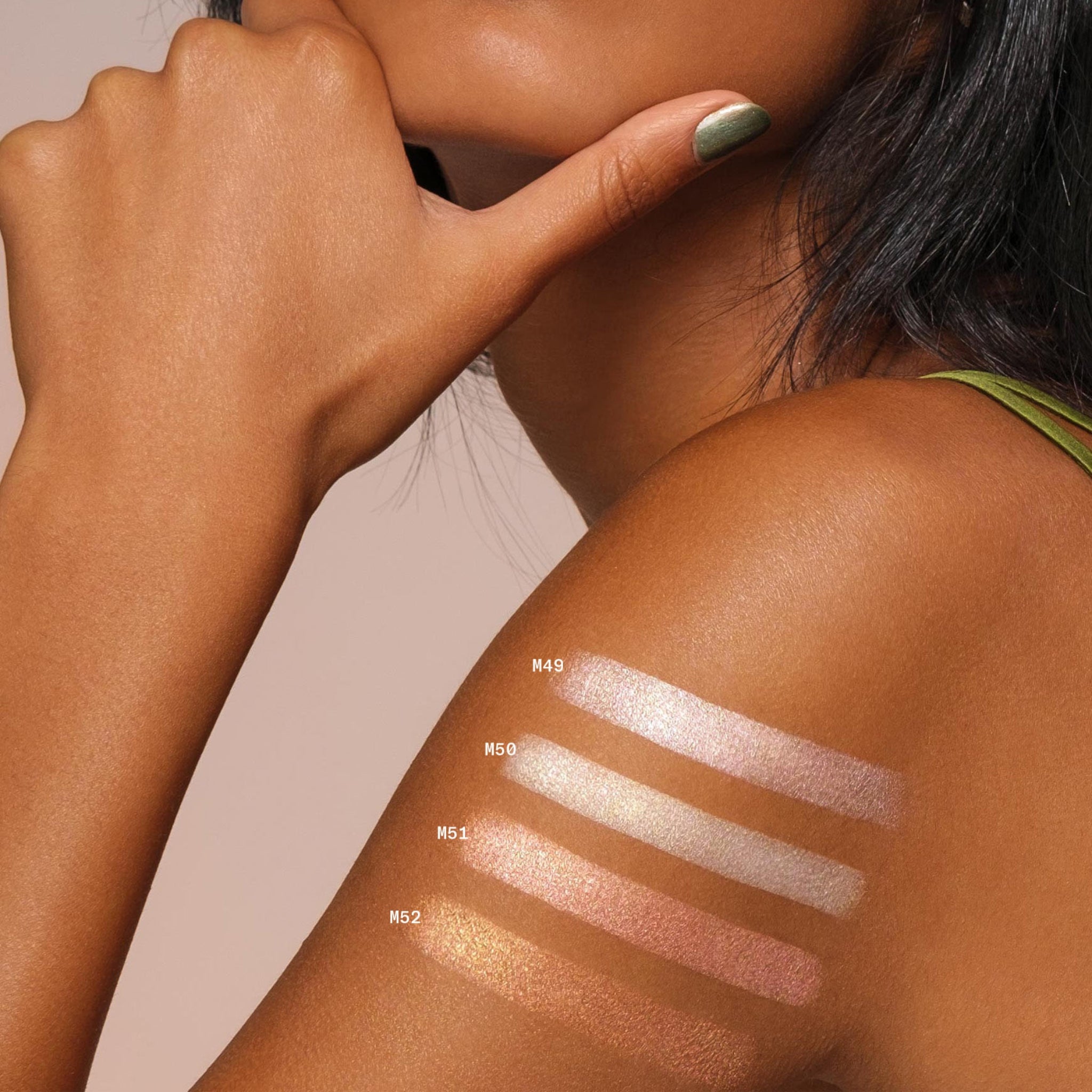 Mob Beauty Highlighter - Glow Powder for Face & Body, Vegan & Cruelty-Free Makeup | Perfect for Contouring, Highlighting Cheekbones & Night Out Glam