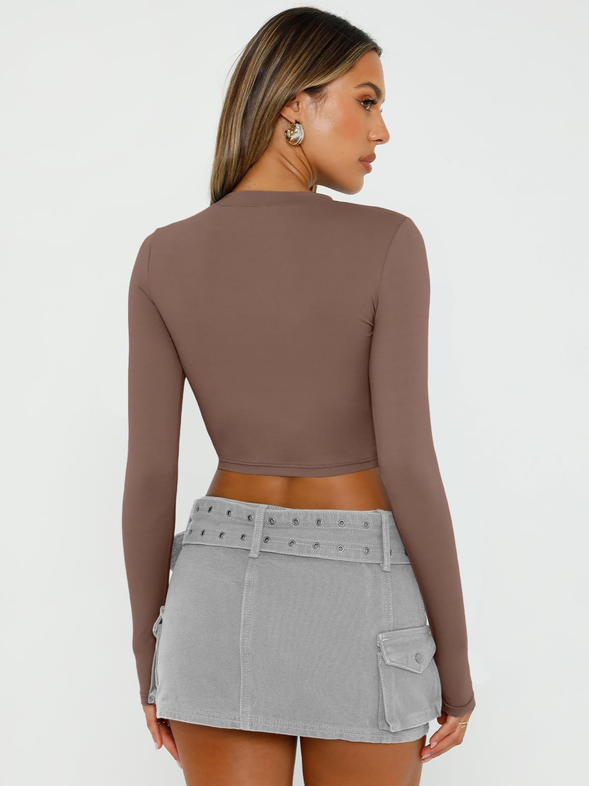 Trendy Queen Women's Long Sleeve Crop Tops - Slim Fitted Basic Shirts | Y2K Fashion 2025 | Casual Going Out & Streetwear Style for Teen Girls | Perfect for Parties, Dates, and Everyday Wear