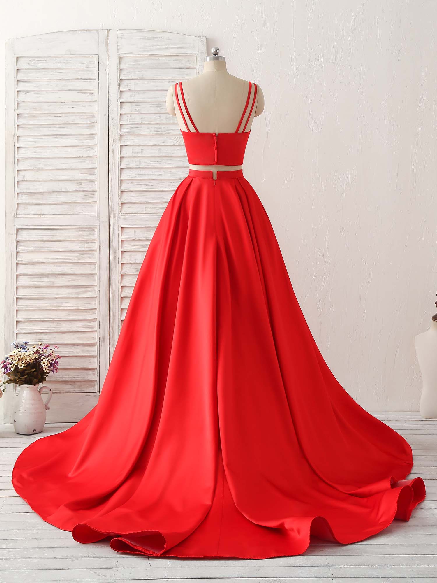 Elegant Red Two-Piece Satin Long Prom Dress - Simple Formal Evening Gown for Women | Perfect for Homecoming, Ball, and Special Occasions