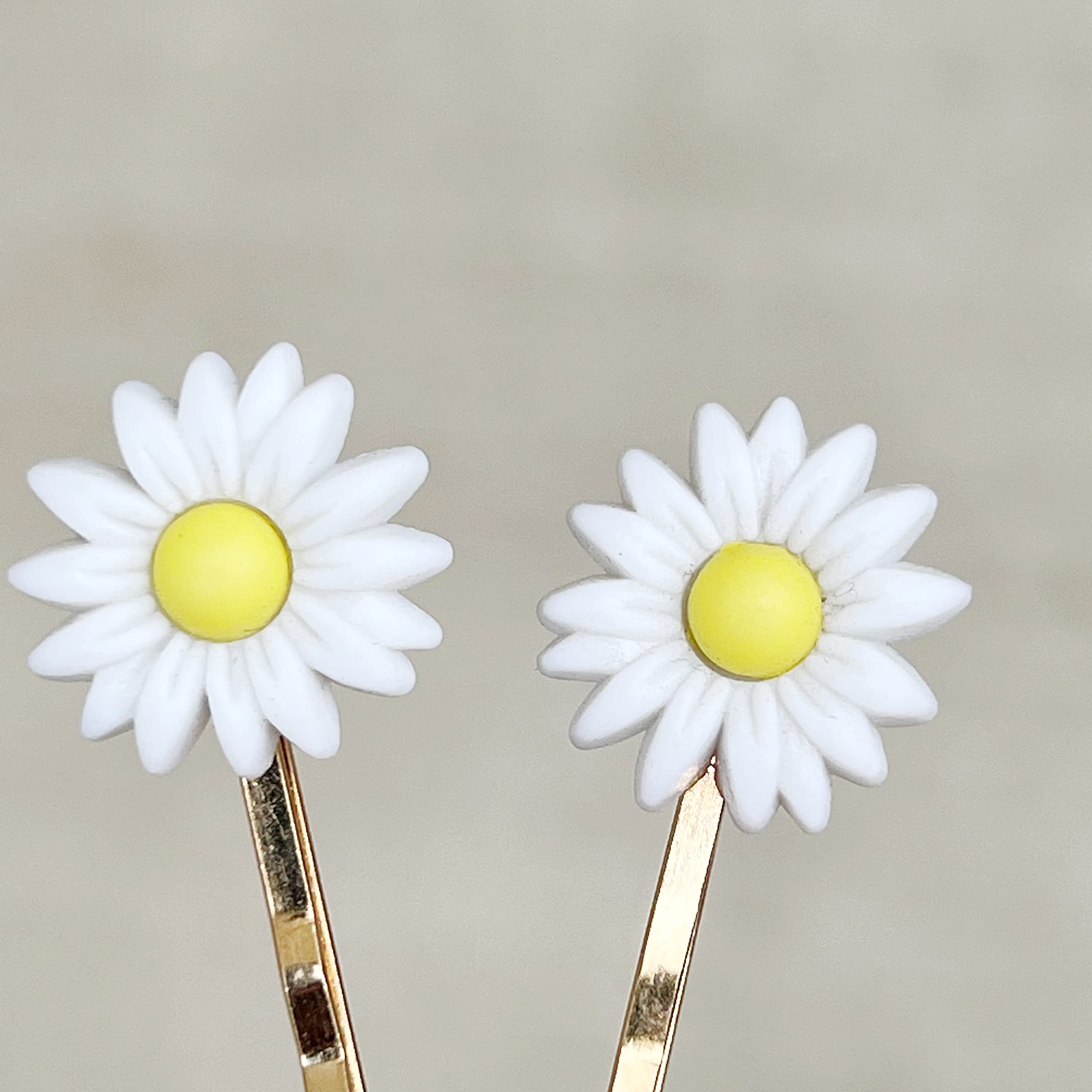 Daisy Hair Pins for Women - Floral Hair Clips, White Flower Hair Barrettes for Wedding, Boho Bobby Pins, Girls Hair Accessories - Perfect for Bridal, Prom, Party & Everyday Wear