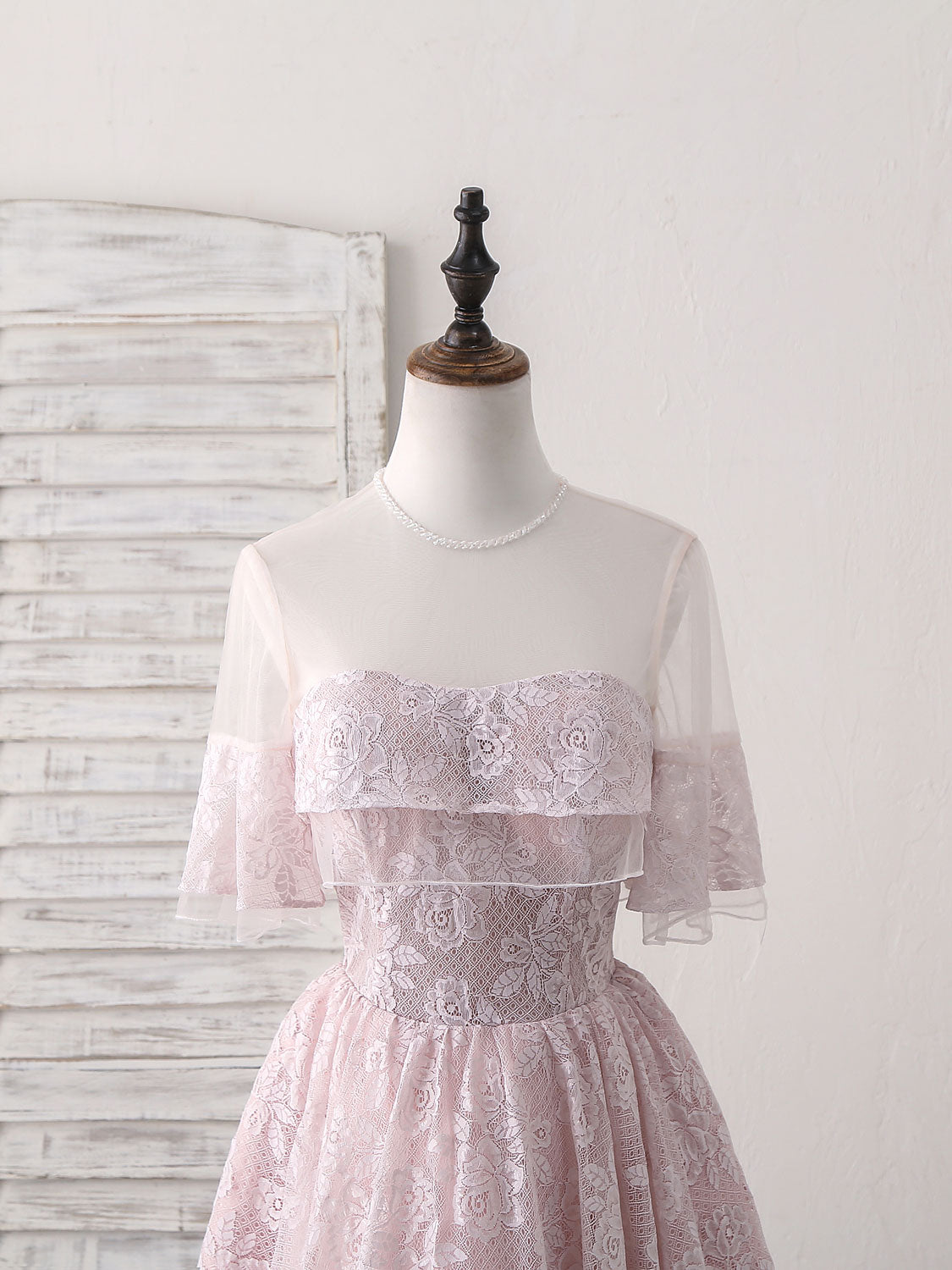 Elegant Pink Round Neck Lace Tulle Short Prom Dress for Women - Perfect for Homecoming, Prom Night, and Formal Parties