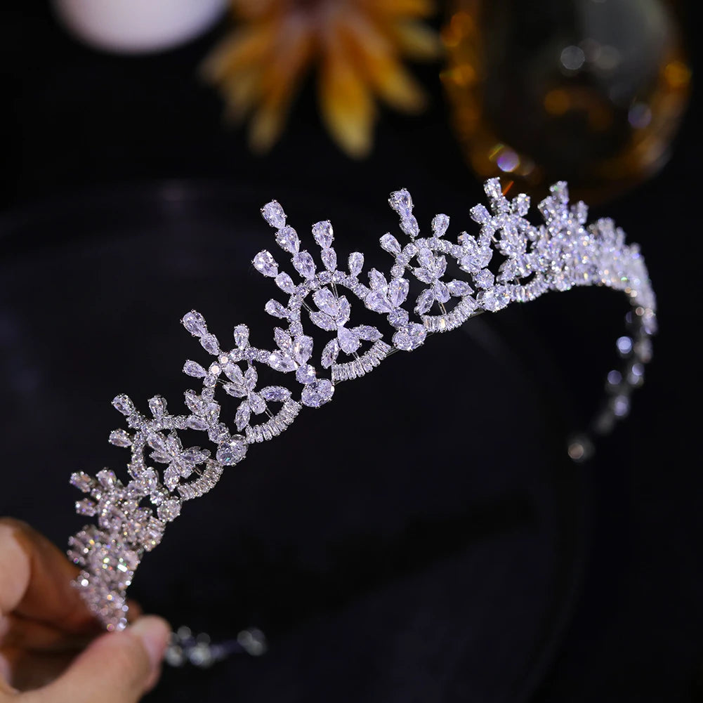Sparkling Bridal Tiara Headband with Crystal Cubic Zirconia – Elegant Wedding Hair Accessory for Brides, Bridesmaids & Prom – Perfect for Weddings, Formal Events & Special Occasions