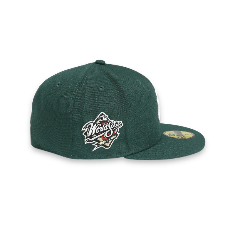 New York Yankees 1999 World Series Green 59FIFTY Fitted Baseball Cap for Men - Perfect for Game Day, Sports Events & Yankees Fans Collection