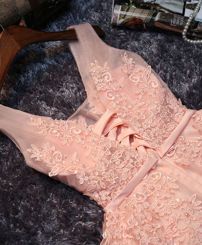 Elegant Pink V-Neck Tulle Lace Short Prom Dress for Homecoming, Party, and Special Occasions | Flirty Cocktail Dress for Teens and Juniors