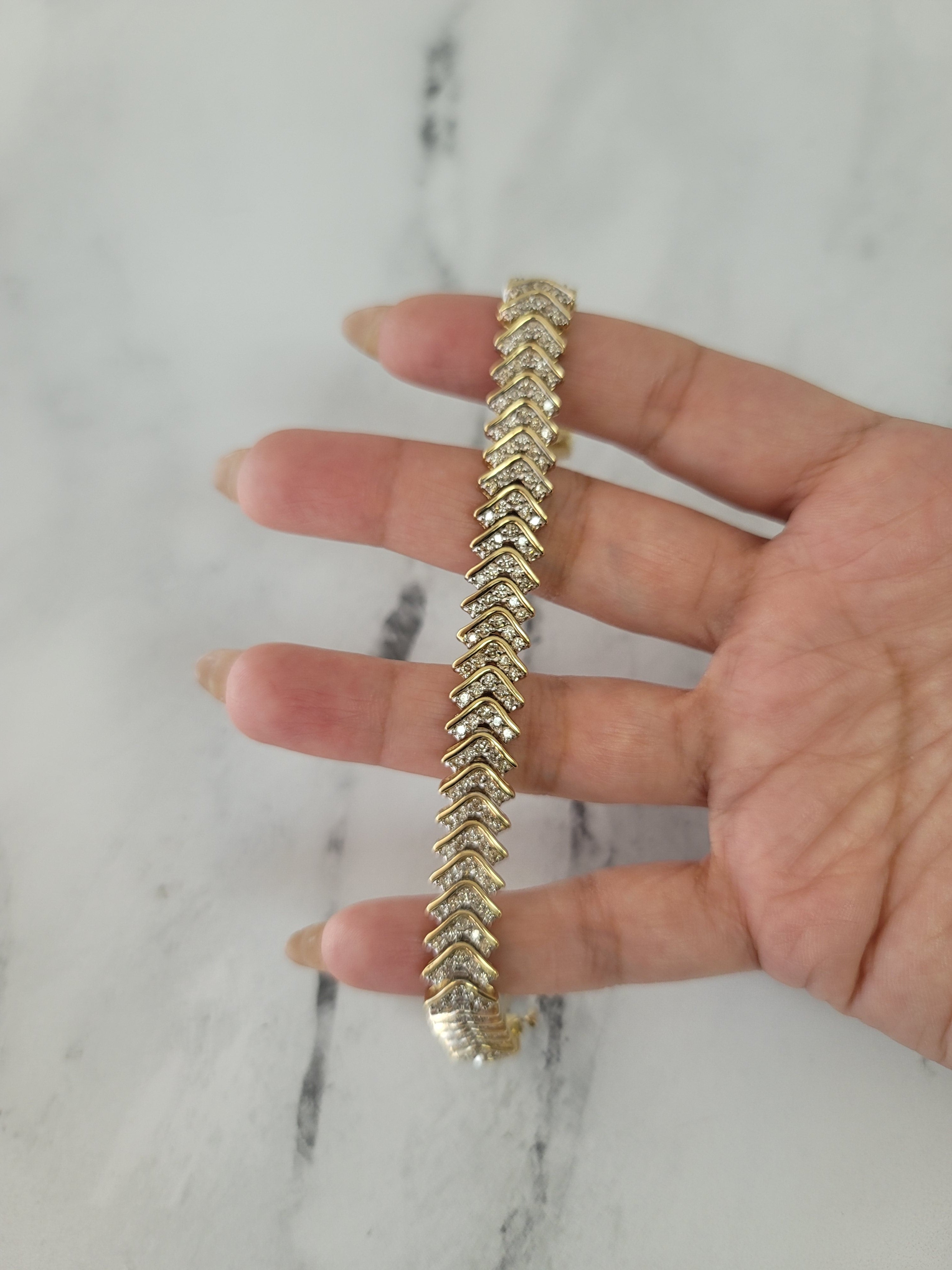 4.25cttw Arrow Style Diamond Bracelet in 14k Gold - Elegant Jewelry for Women, Perfect for Weddings, Anniversaries & Special Occasions
