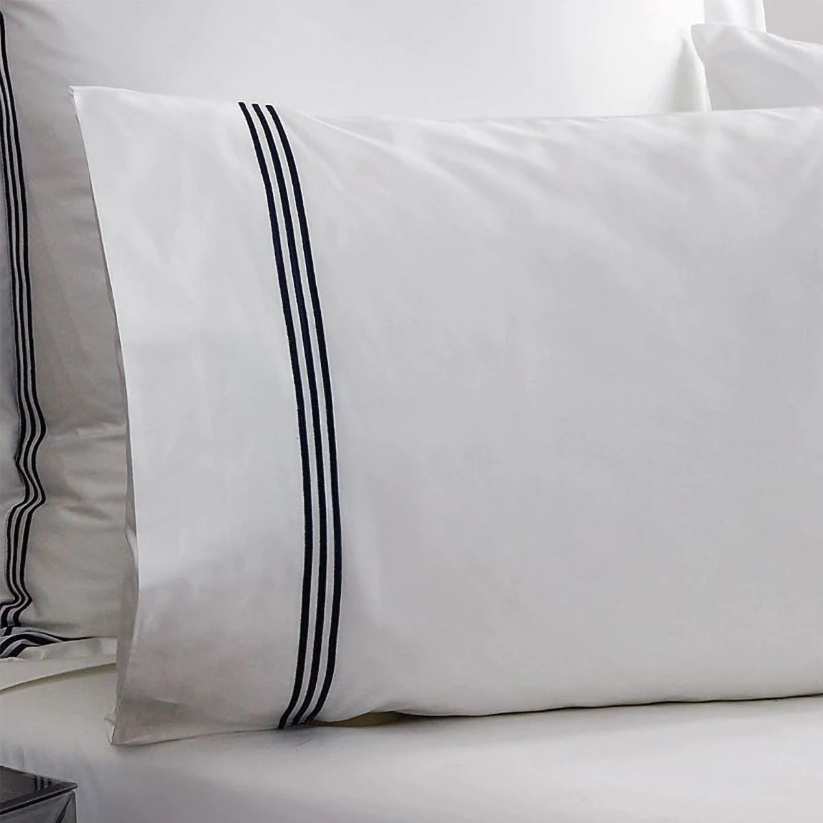 Sheridan 1200 Thread Count Palais Midnight Standard Pillowcase Pair - Luxury Bedding for Hotels, Guest Rooms & Master Bedrooms