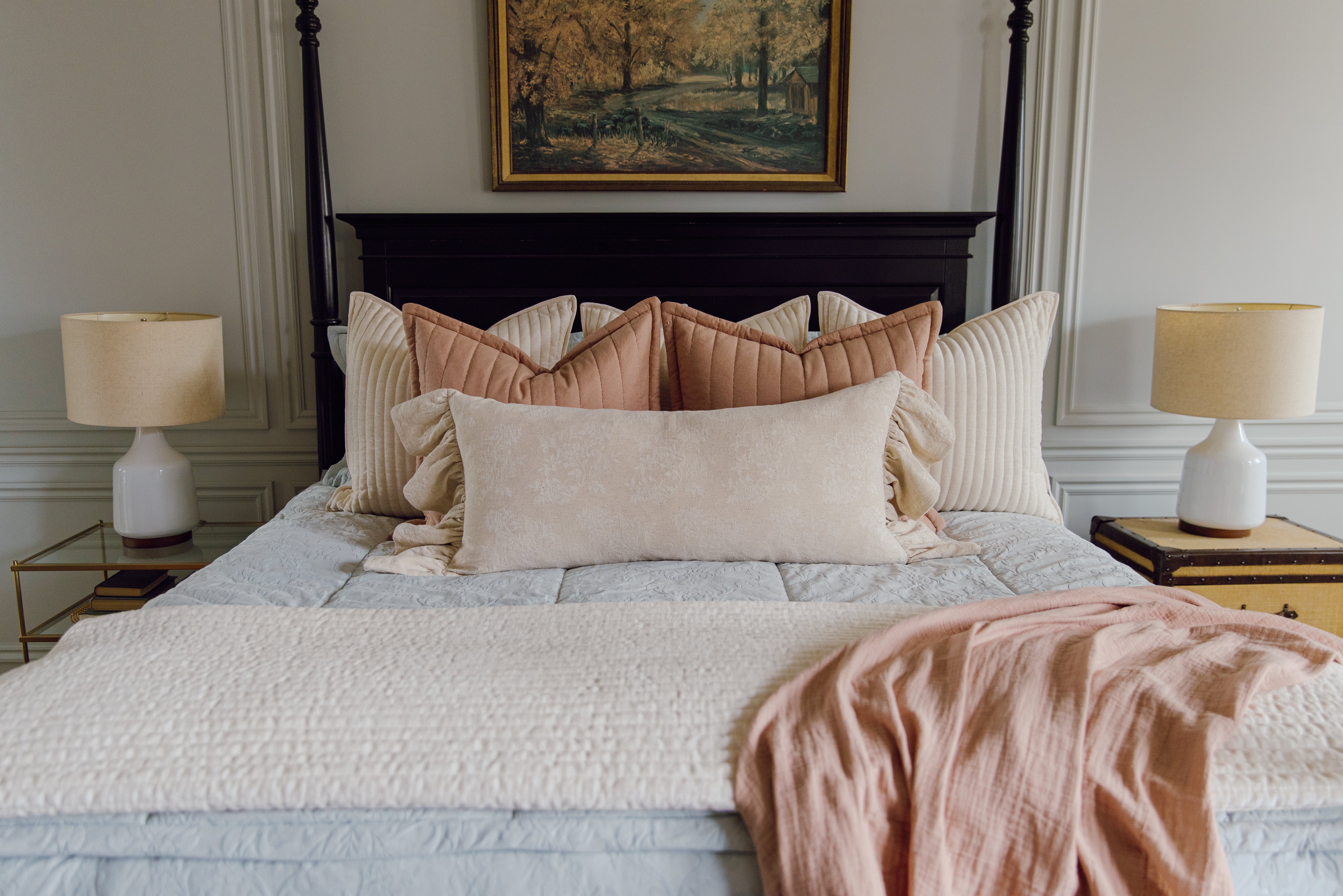 Premium Charlie Luxe Blanket - Ultra Soft & Cozy Throw for Bed, Couch & Travel - Perfect for Gifts, Home Decor & Relaxation