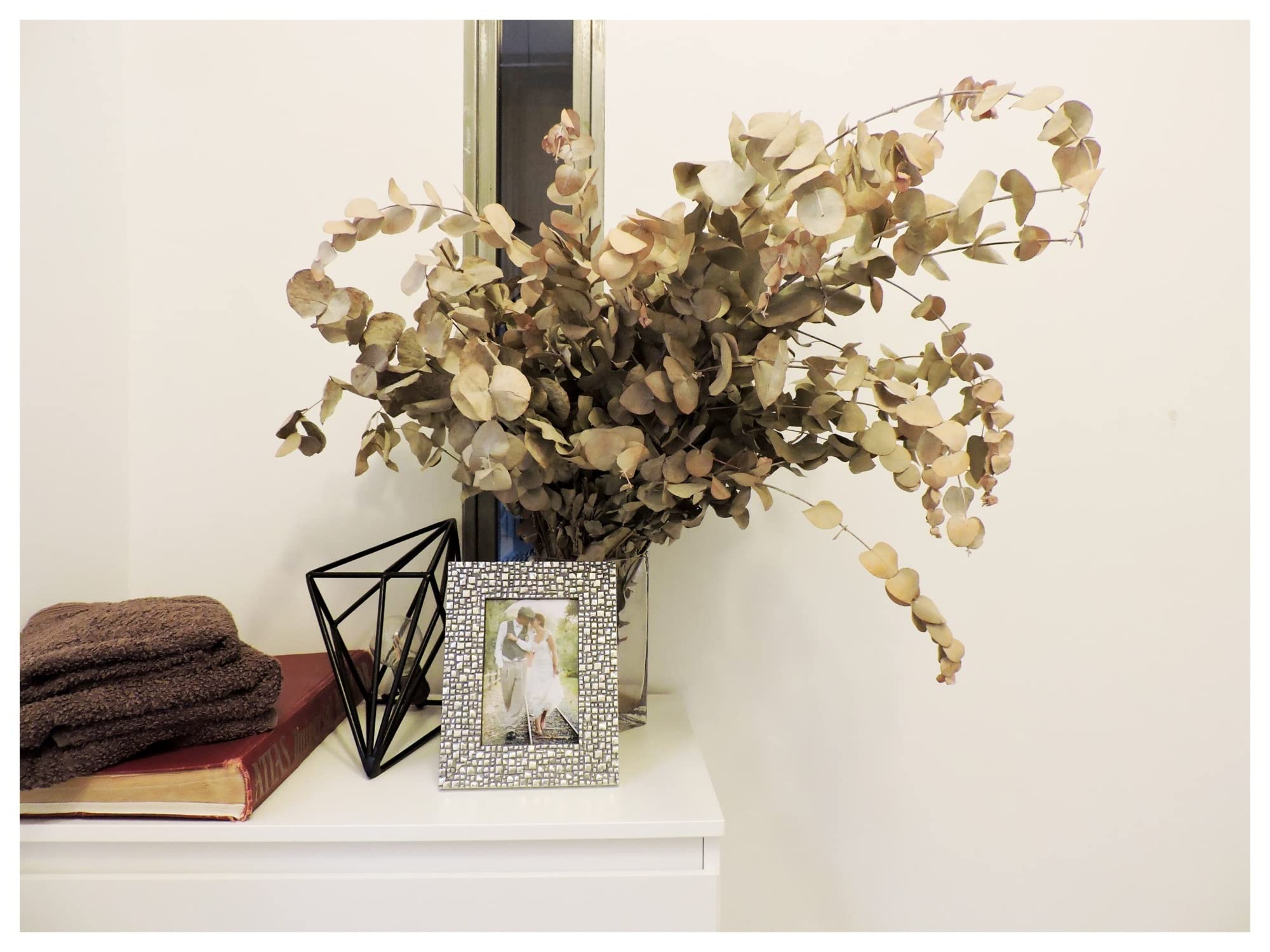 Elegant Wooden Photo Frame for Table - Home & Office Decor - Perfect for Displaying Family Pictures, Wedding Photos, and Artwork