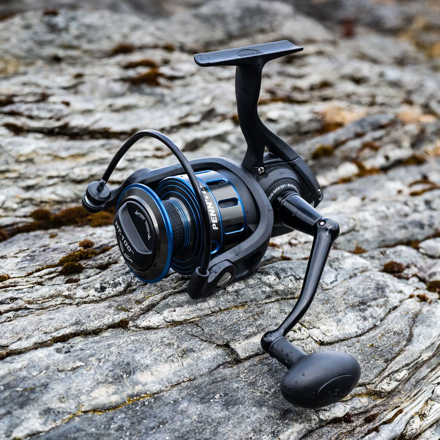 Penn Combat III Saltwater Fishing Reel - Versatile Spinning & Jigging Reel for Boat, Kayak, Shore, Surf Fishing - All-Round Performance - Black/Blue - Perfect for Saltwater Anglers & Offshore Adventures