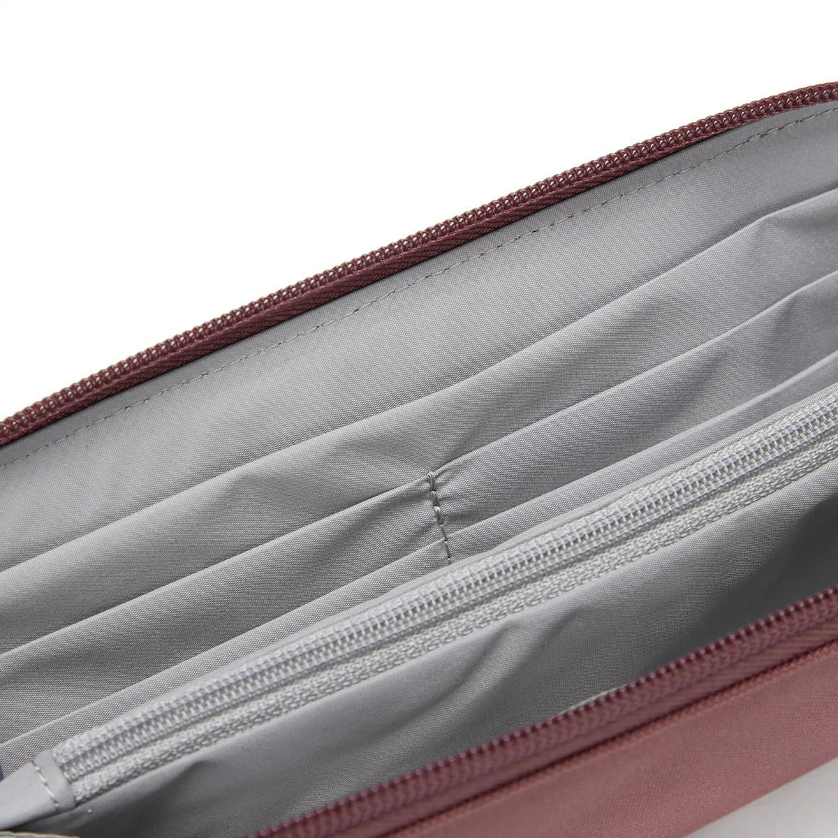Pacsafe RFIDsafe™ RFID Blocking Continental Wallet - Secure Travel Wallet for Credit Cards & Passport - Perfect for International Trips & Daily Commute