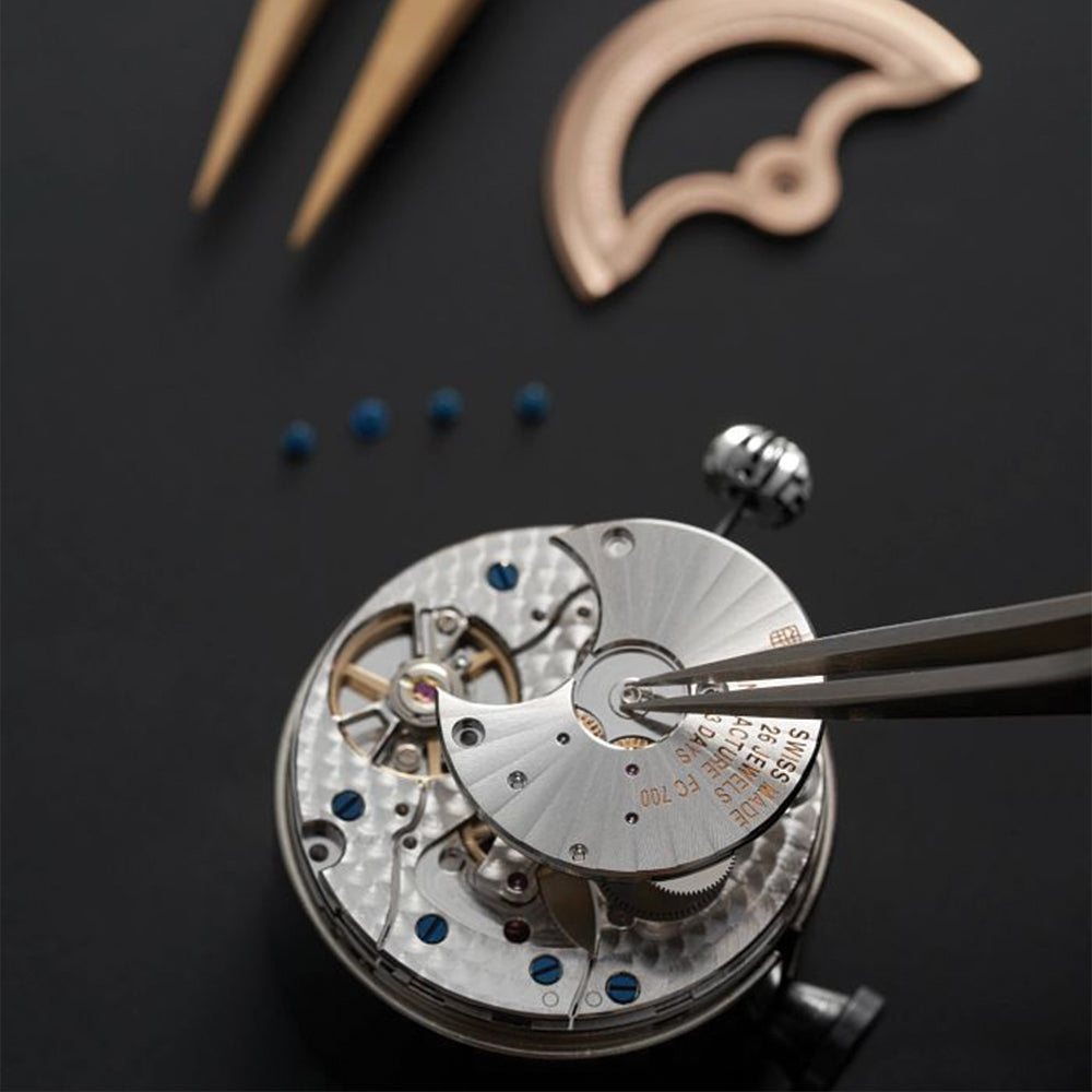 Classic Moonphase Date Automatic Watch 40mm Green Dial Leather Strap - Perfect for Business, Casual & Formal Occasions