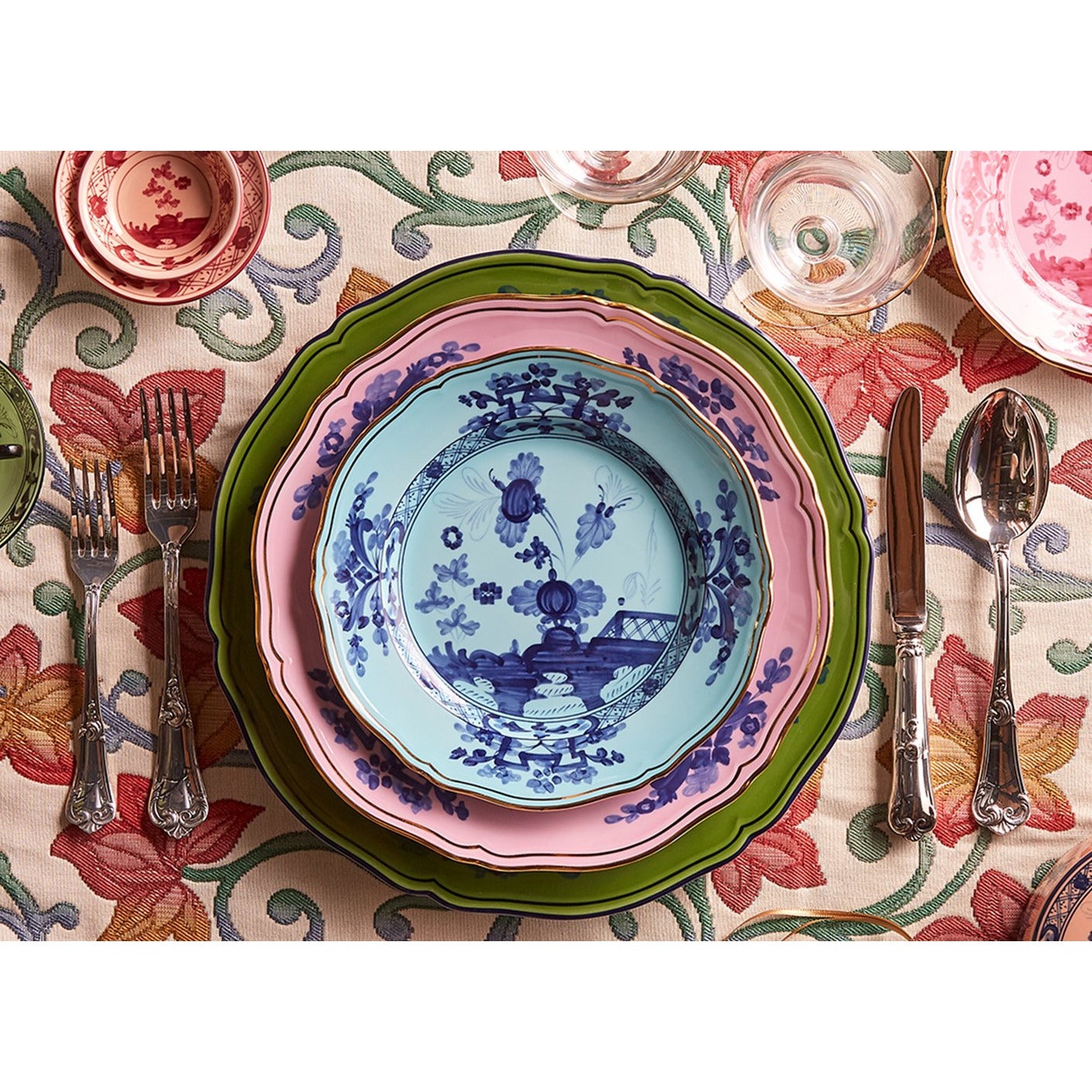 Oriente Italiano Bread and Butter Plates Set of 4 - Elegant Iris Pattern Porcelain Appetizer Dishes - Perfect for Dinner Parties, Tea Time & Home Decor